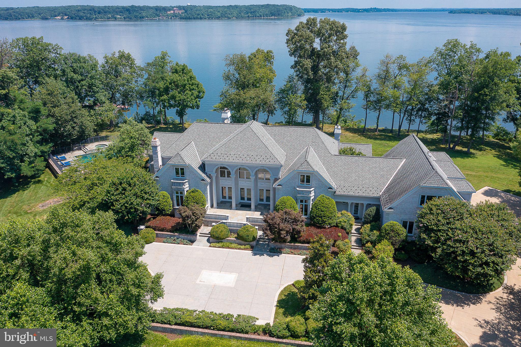 STONE MANOR - Residential