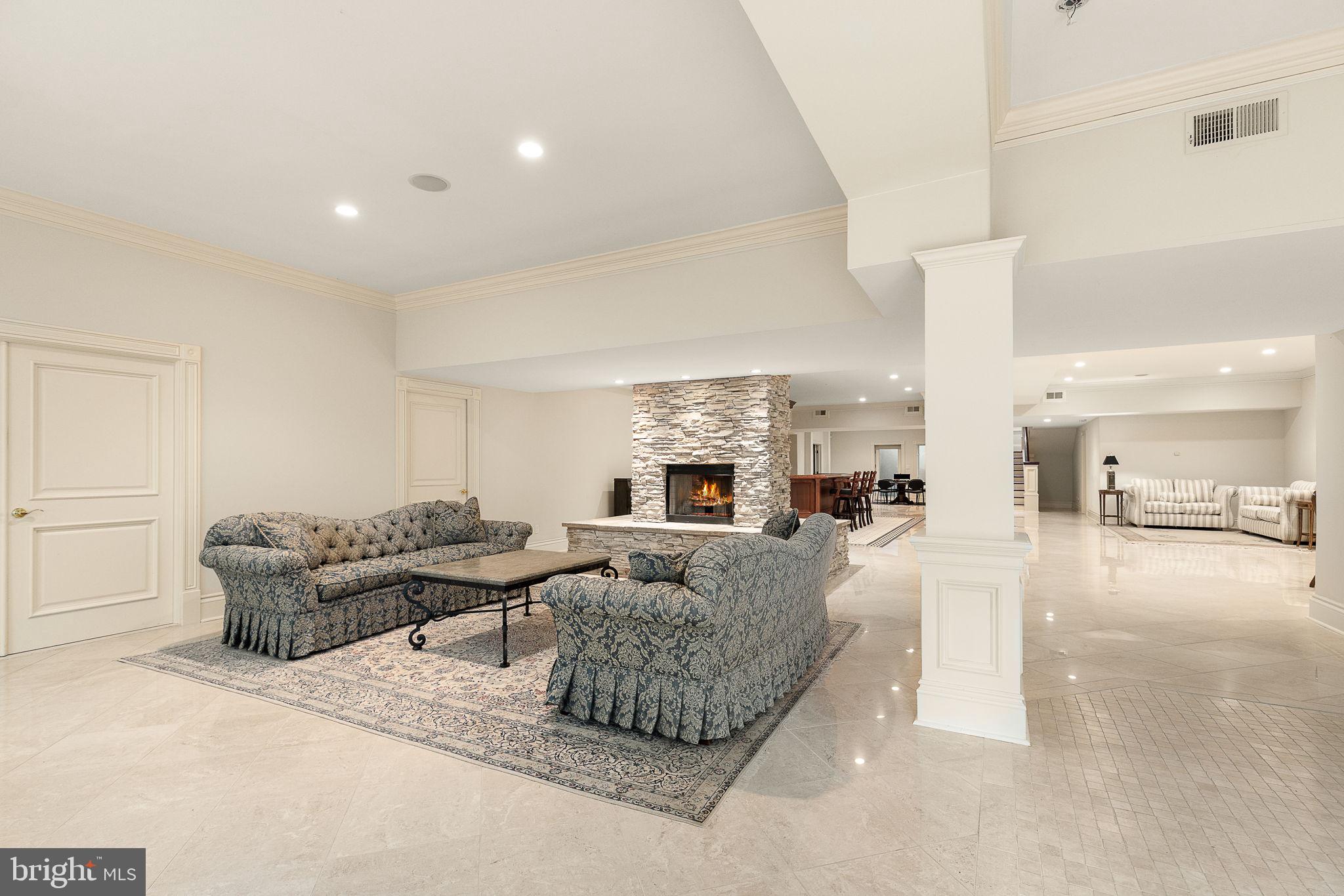 STONE MANOR - Residential