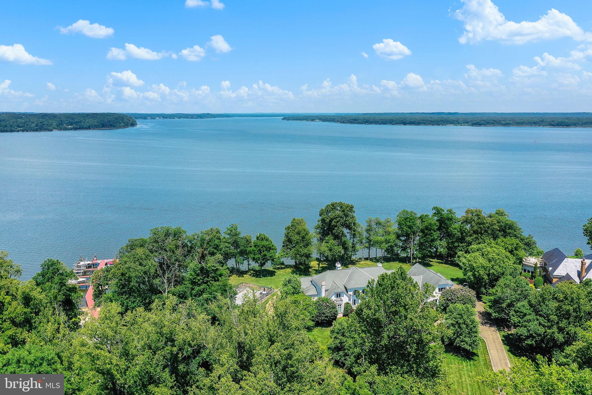 STONE MANOR - Residential