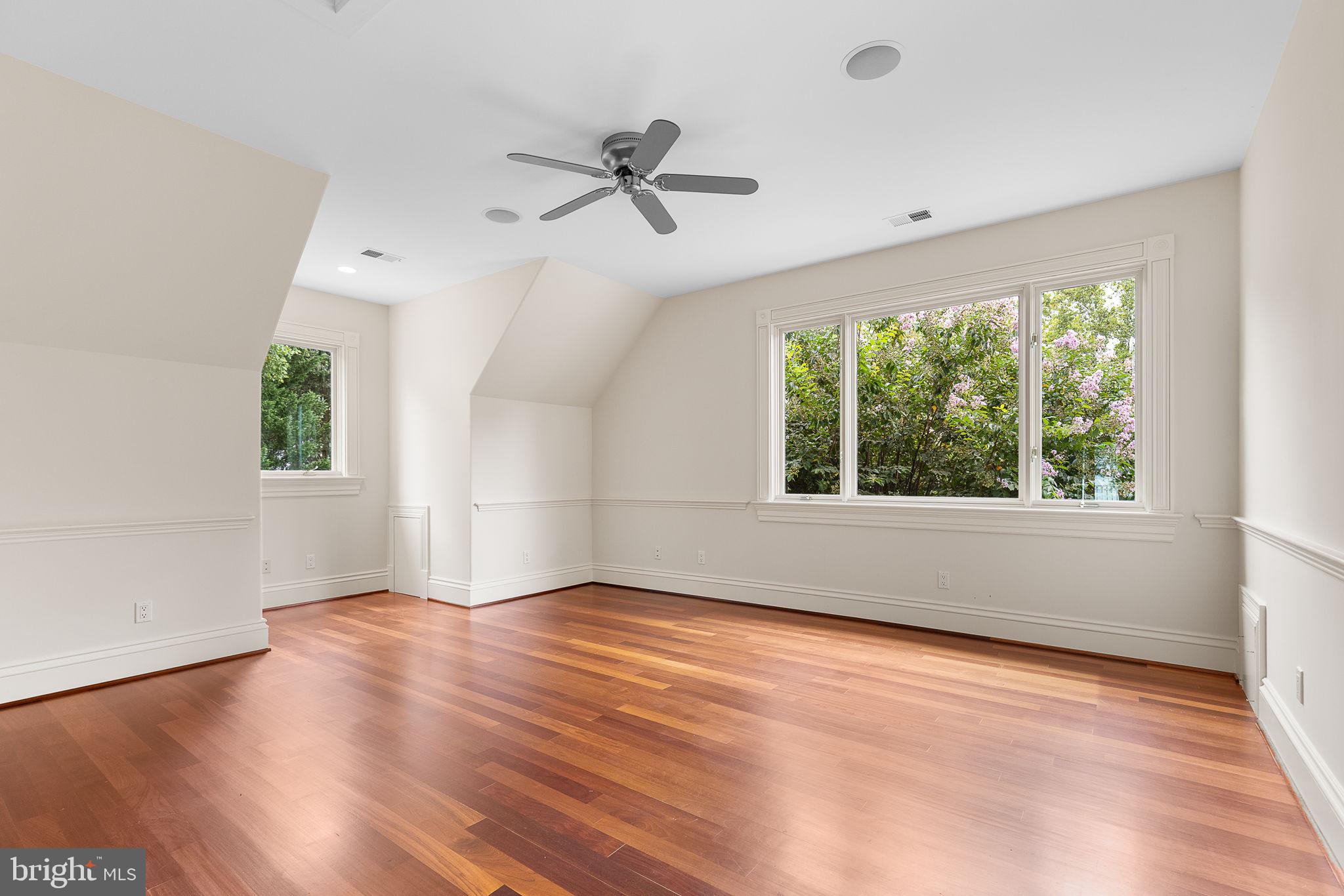 STONE MANOR - Residential