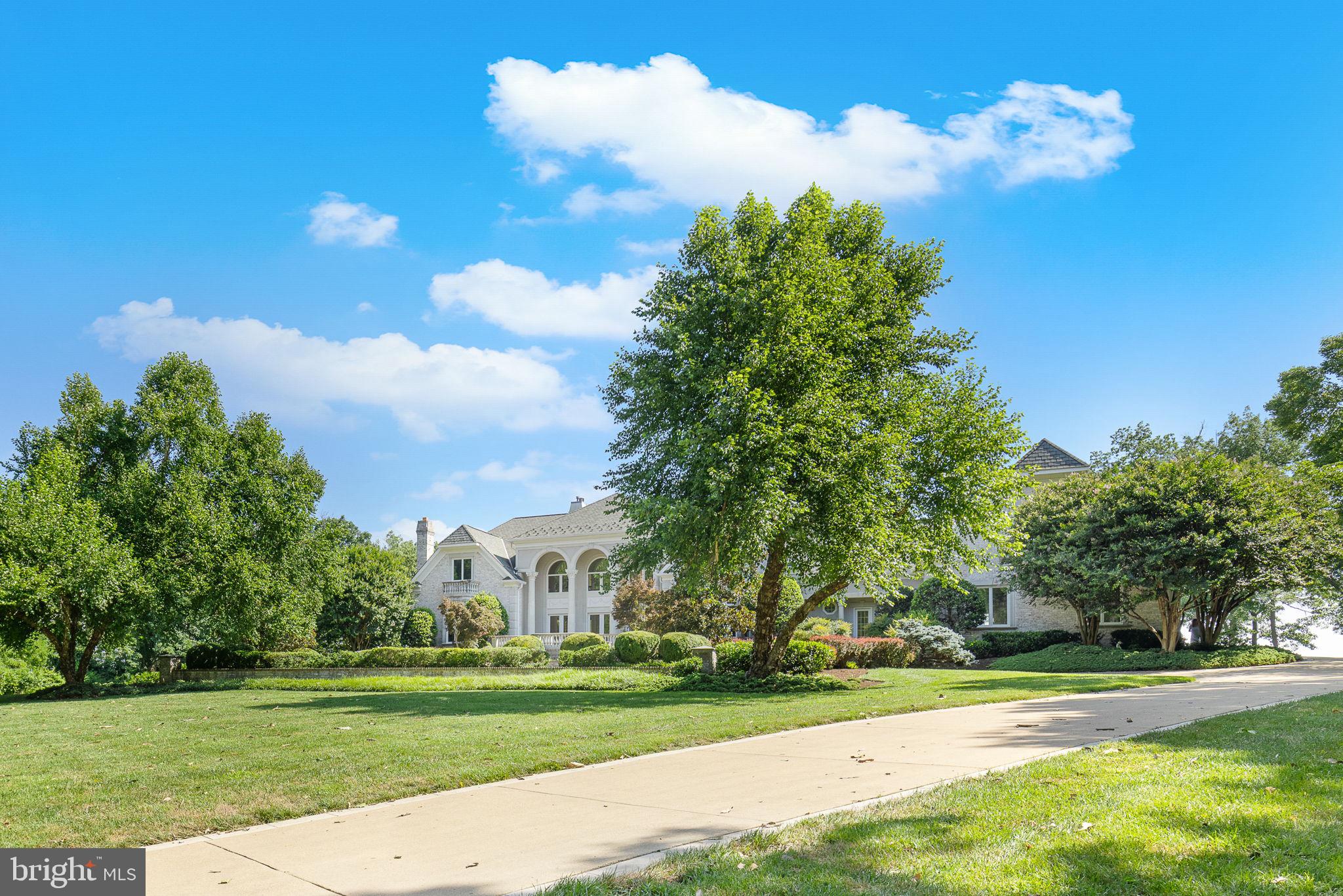 STONE MANOR - Residential