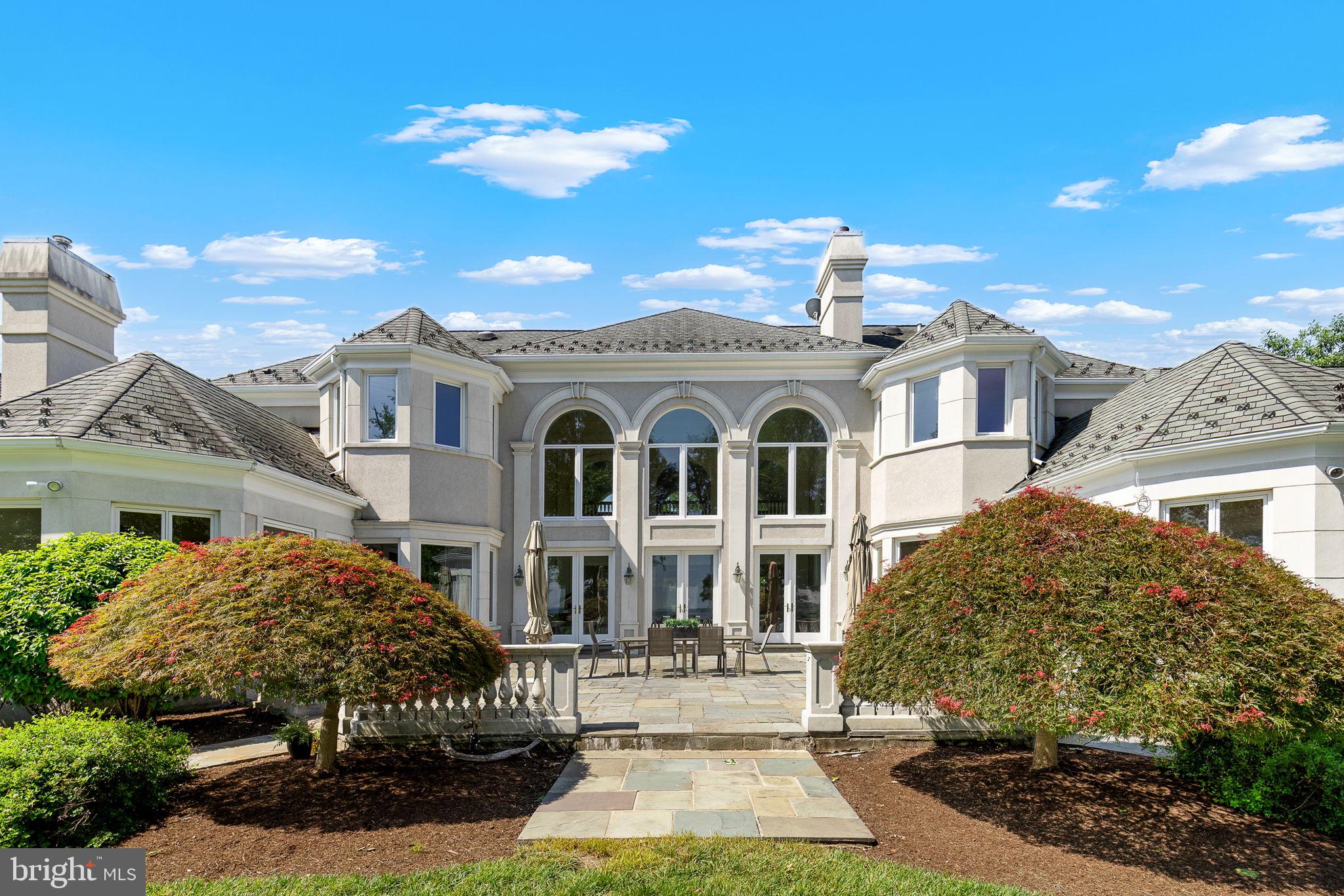 STONE MANOR - Residential