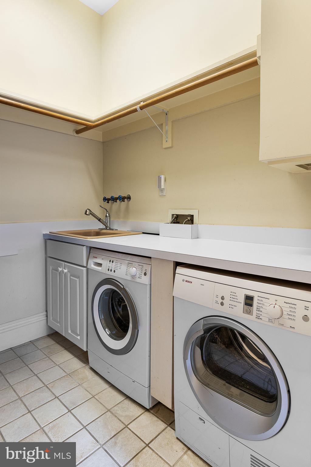 STONE MANOR - Residential