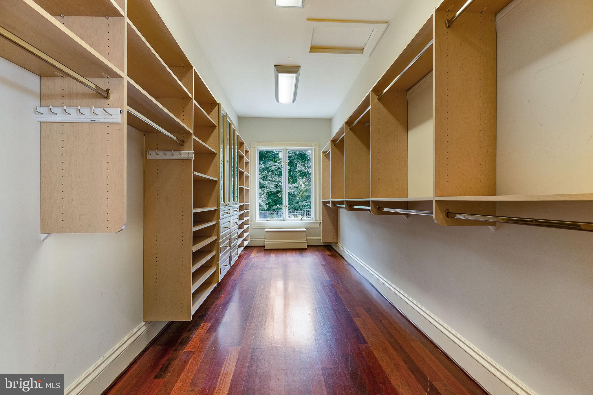 STONE MANOR - Residential