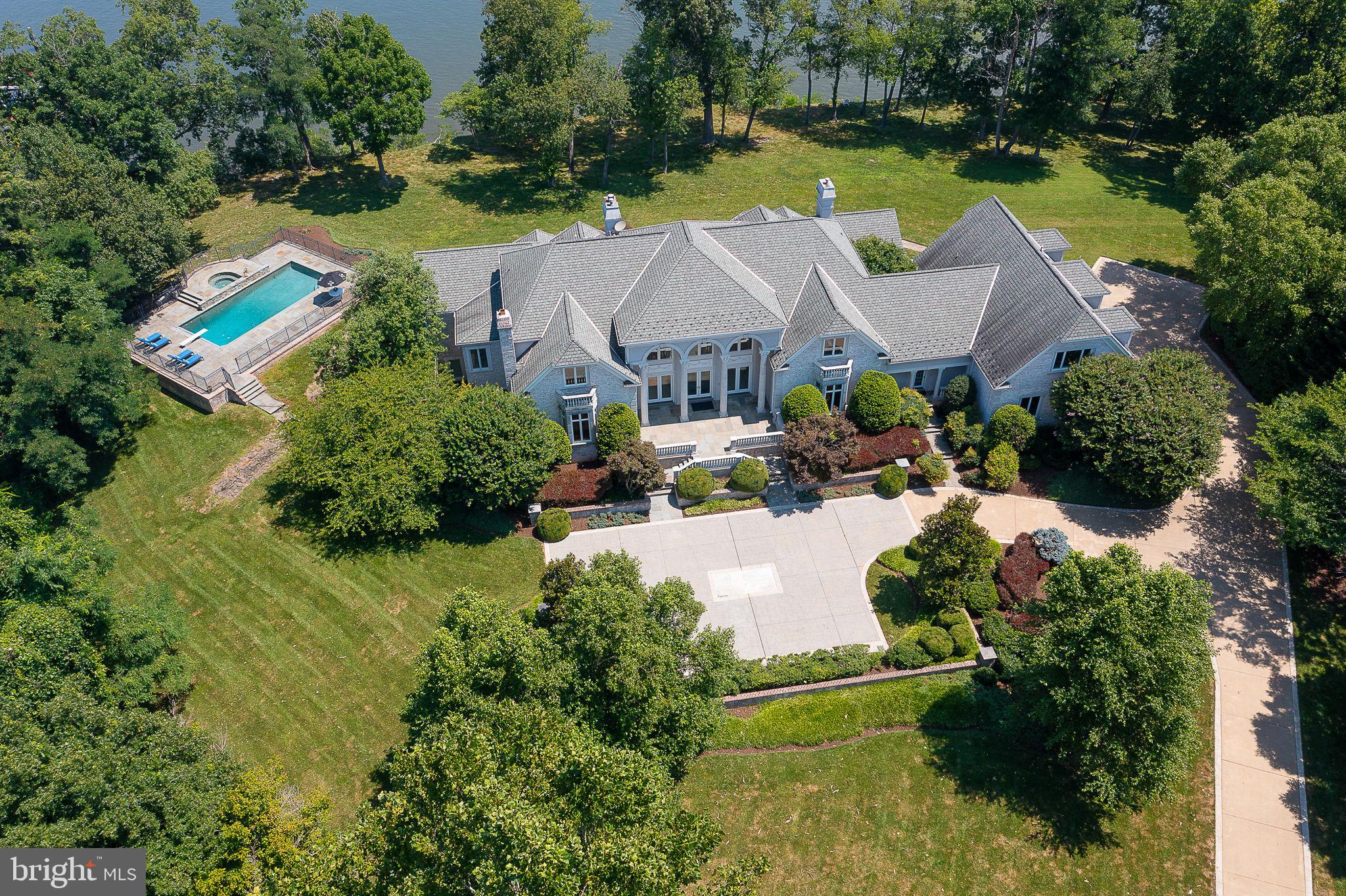 STONE MANOR - Residential