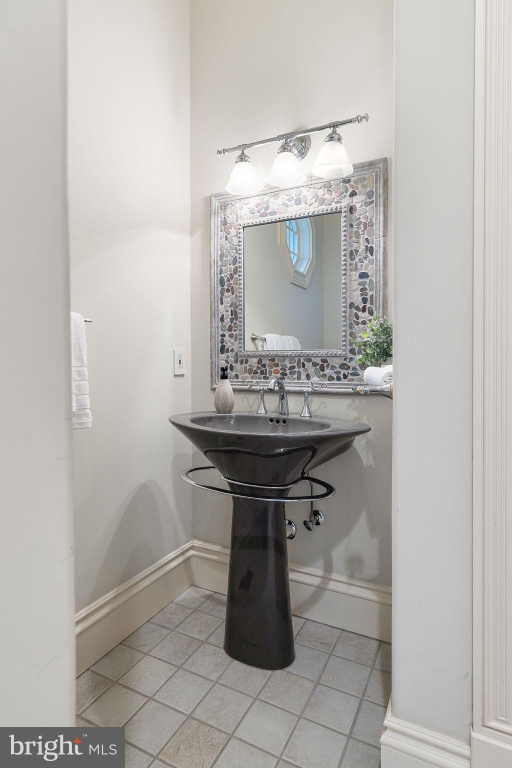 STONE MANOR - Residential