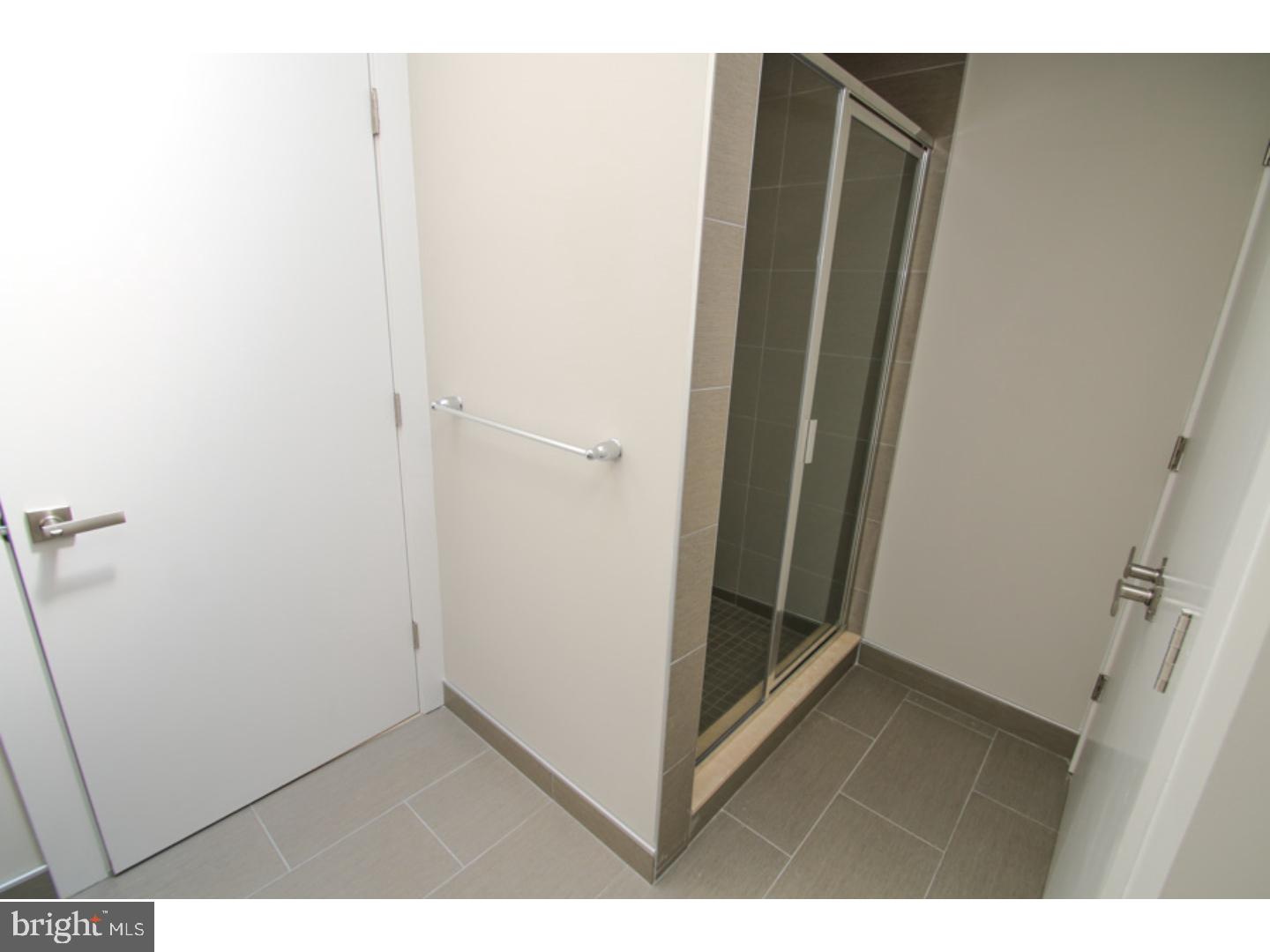 UNIVERSITY CITY - Residential Lease