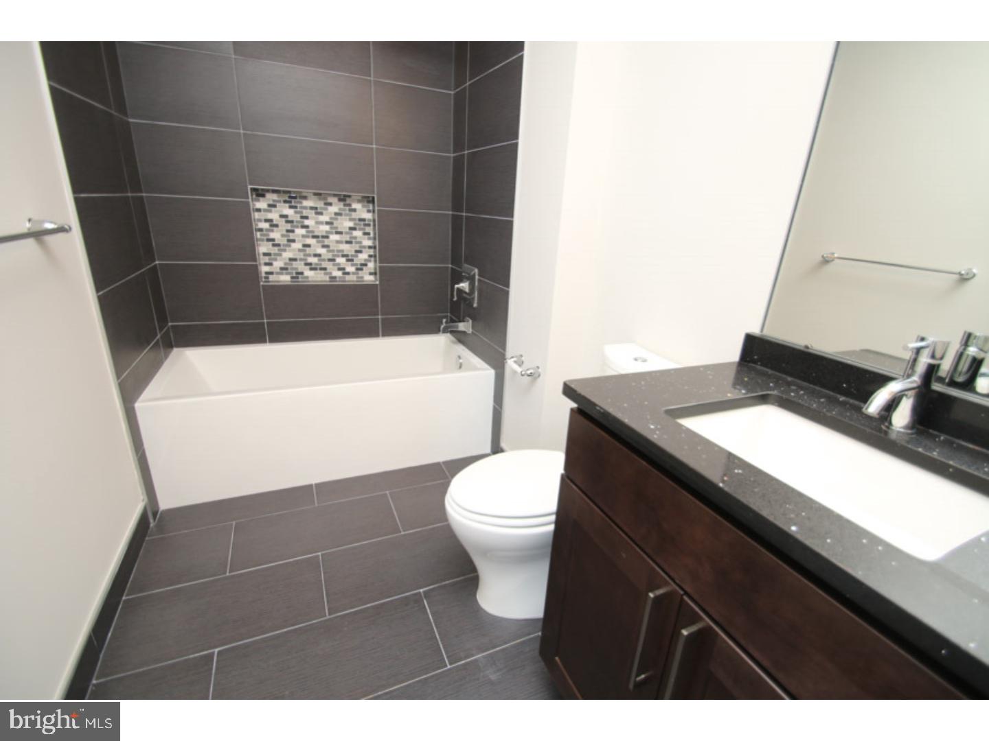 UNIVERSITY CITY - Residential Lease