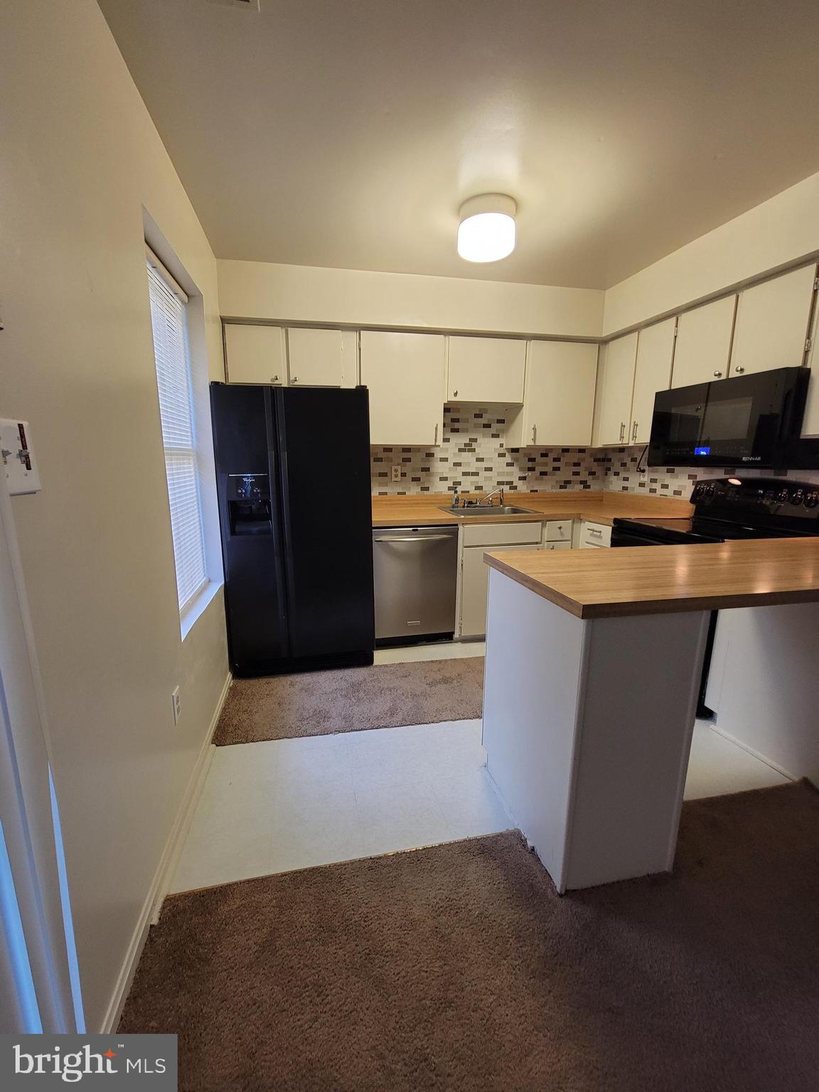 LONDON WOODS - Residential Lease