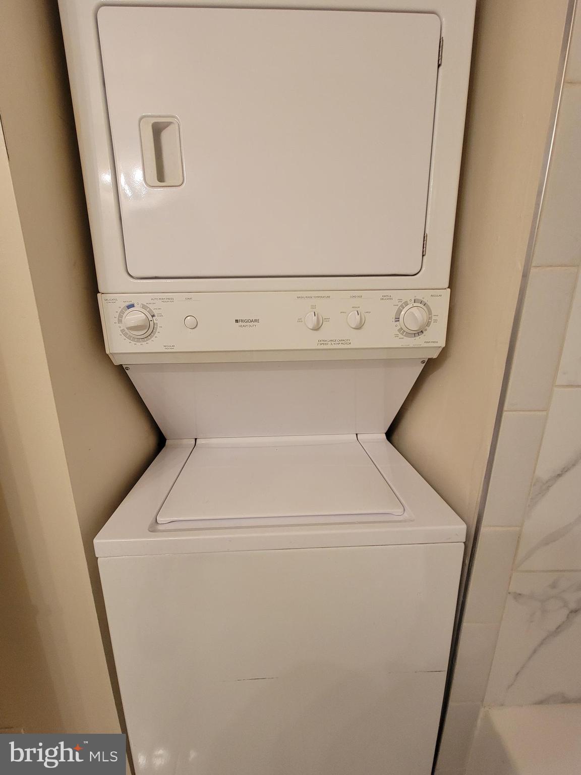 LONDON WOODS - Residential Lease