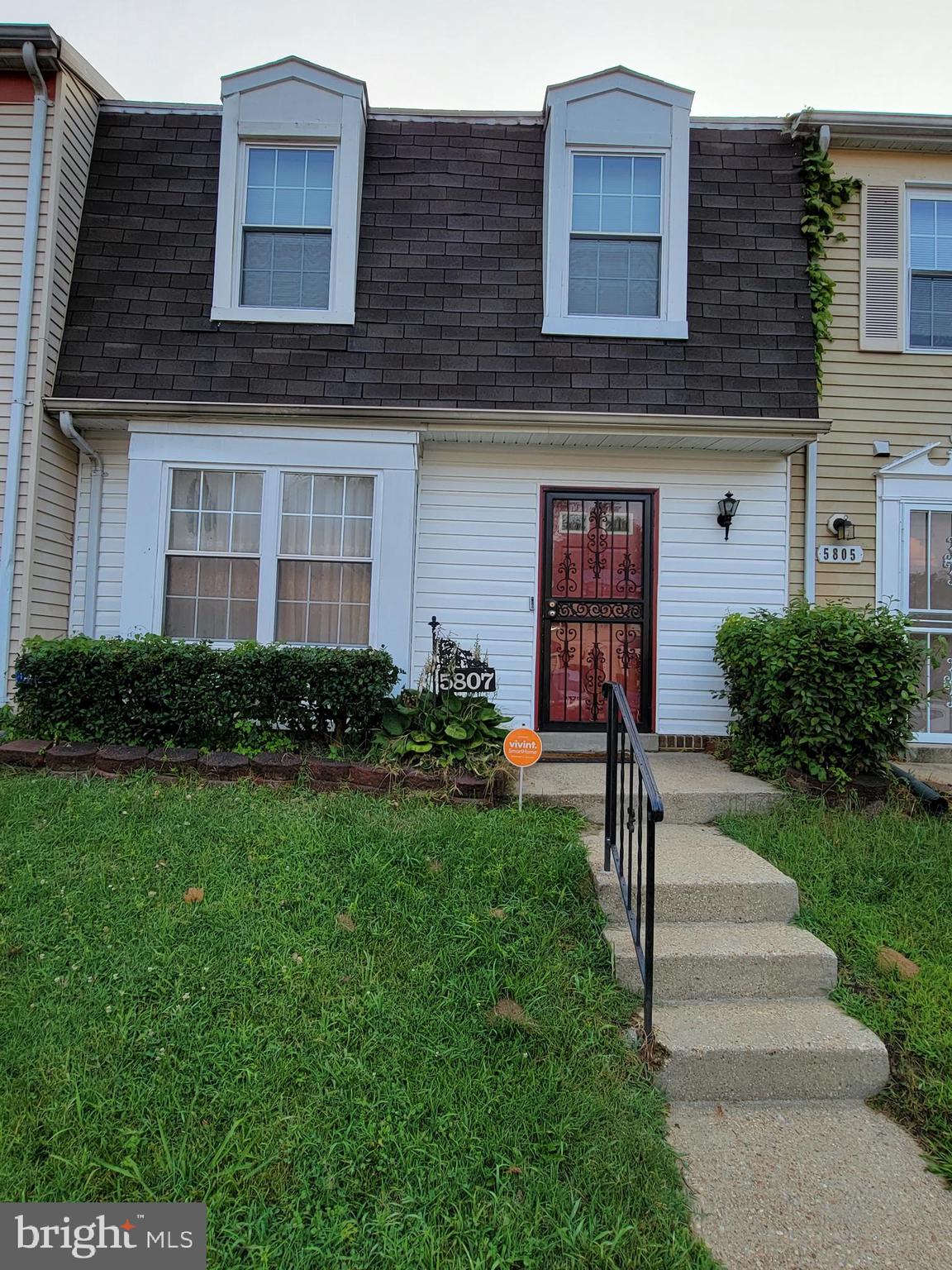 LONDON WOODS - Residential Lease