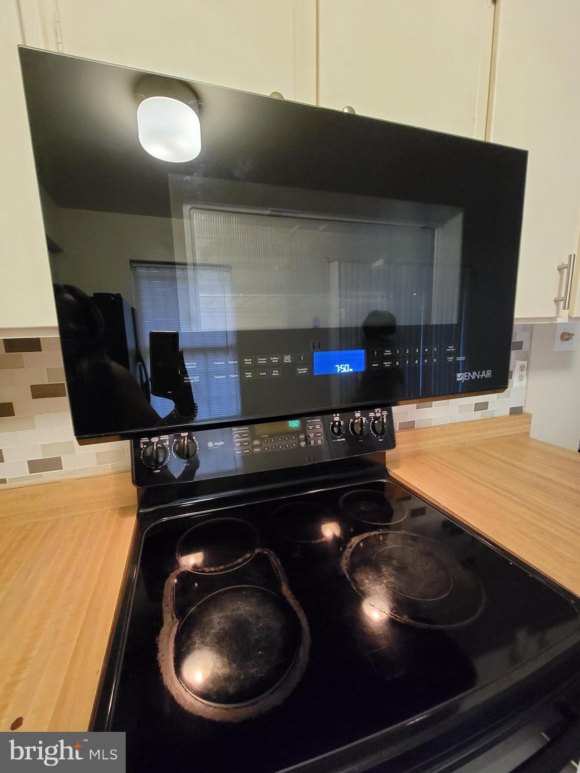 LONDON WOODS - Residential Lease