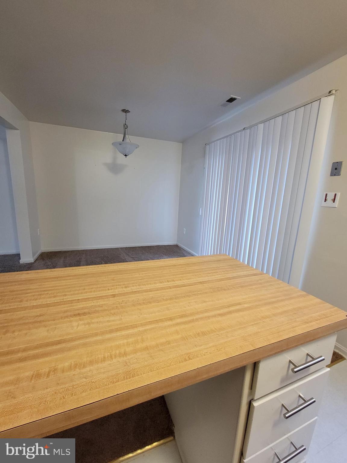 LONDON WOODS - Residential Lease