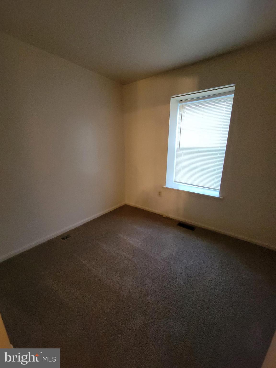 LONDON WOODS - Residential Lease