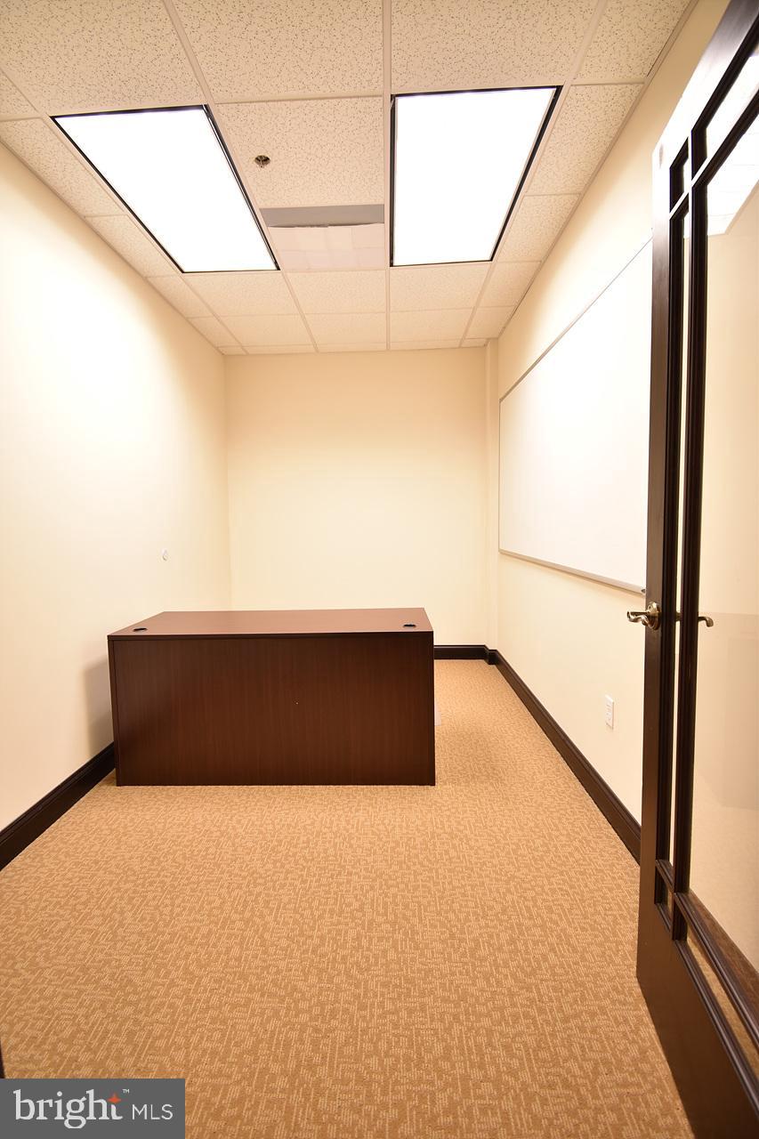 CENTRELEE BUSINESS PARK - Commercial Lease