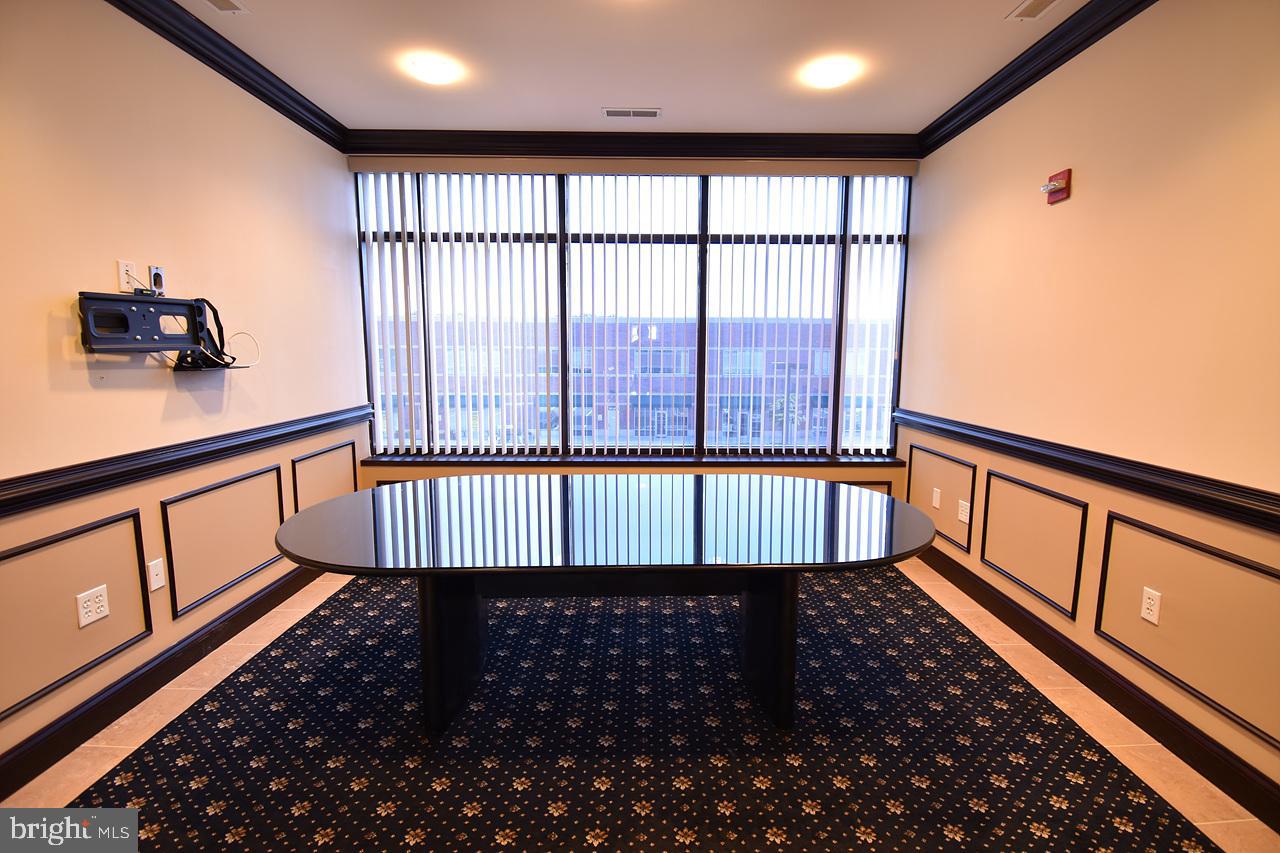 CENTRELEE BUSINESS PARK - Commercial Lease