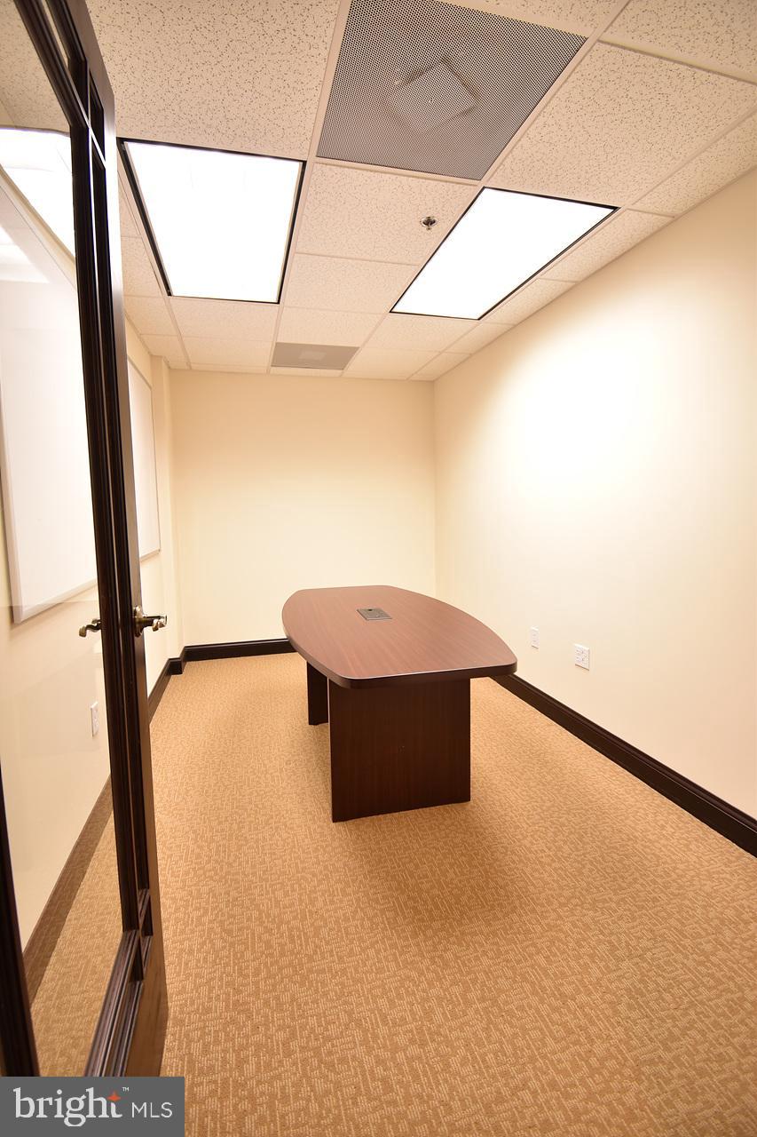 CENTRELEE BUSINESS PARK - Commercial Lease