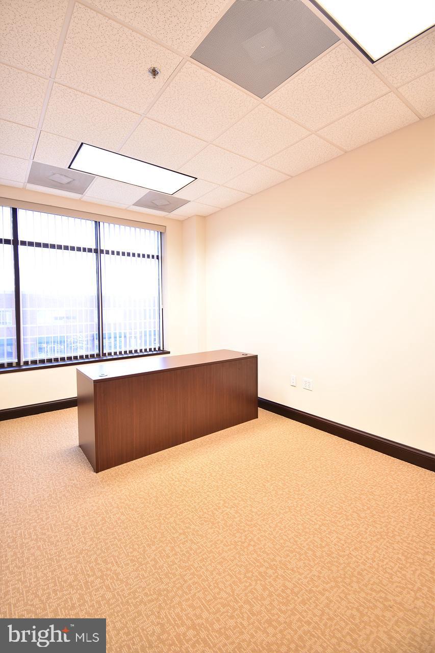 CENTRELEE BUSINESS PARK - Commercial Lease