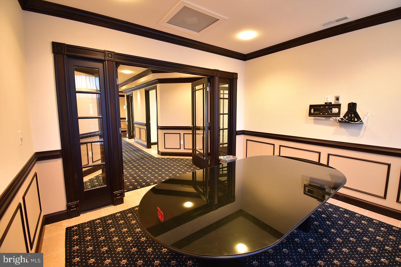 CENTRELEE BUSINESS PARK - Commercial Lease