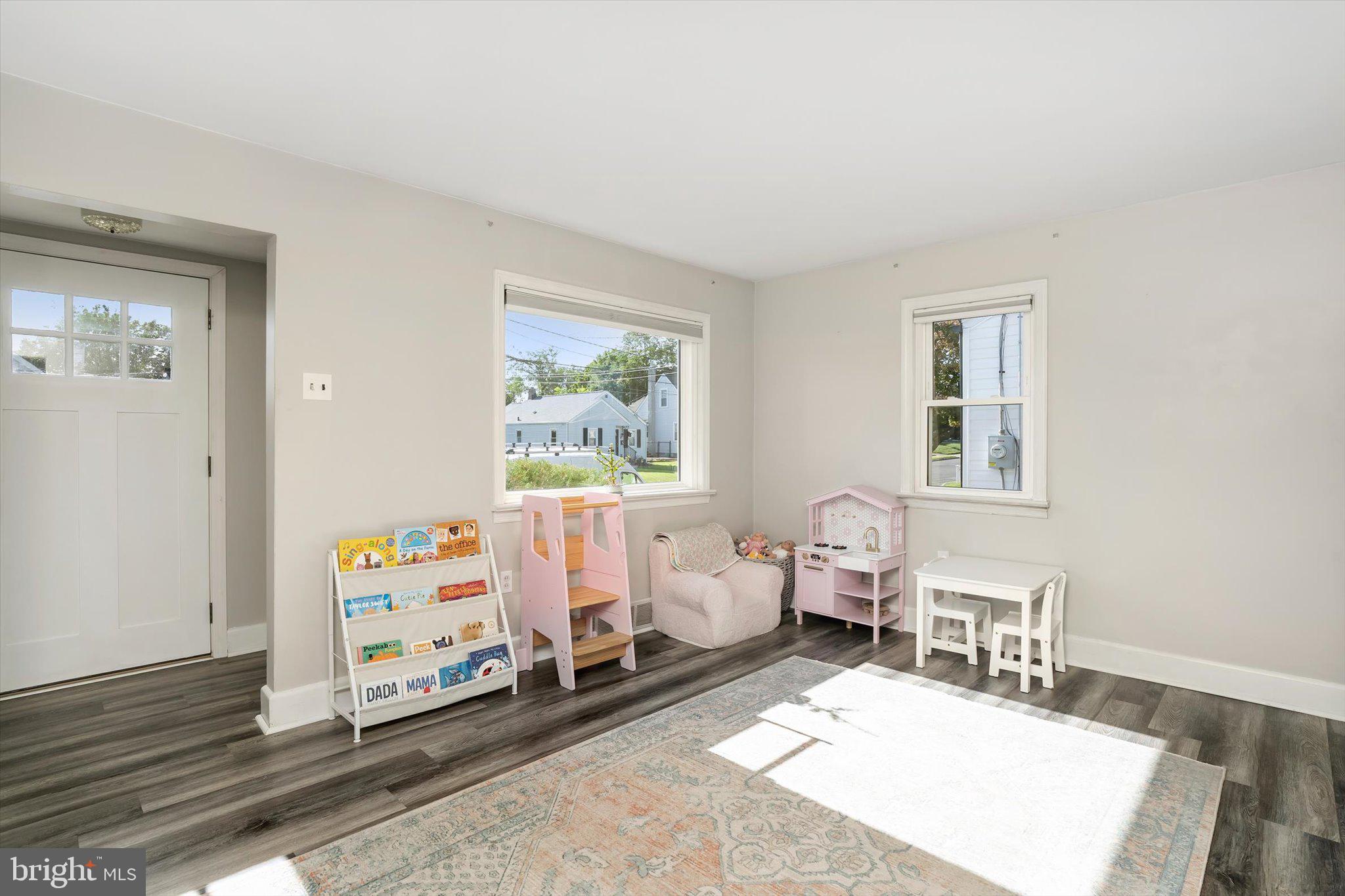 359 CHURCHILL AVENUE