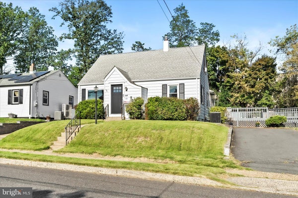 359 CHURCHILL AVE, TRENTON, NJ 08610 - Image afbaa0d96bb9e47de64988efc2d2b099/3724758533