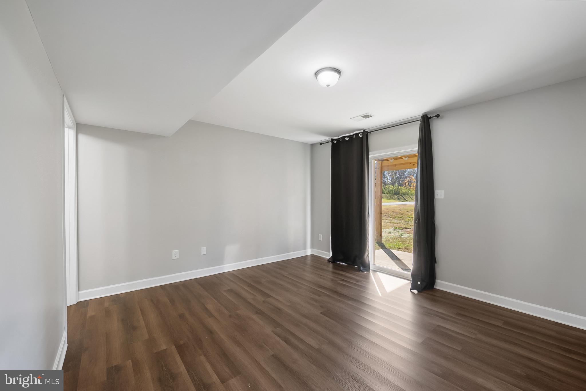 INWOOD VILLAGE - Residential