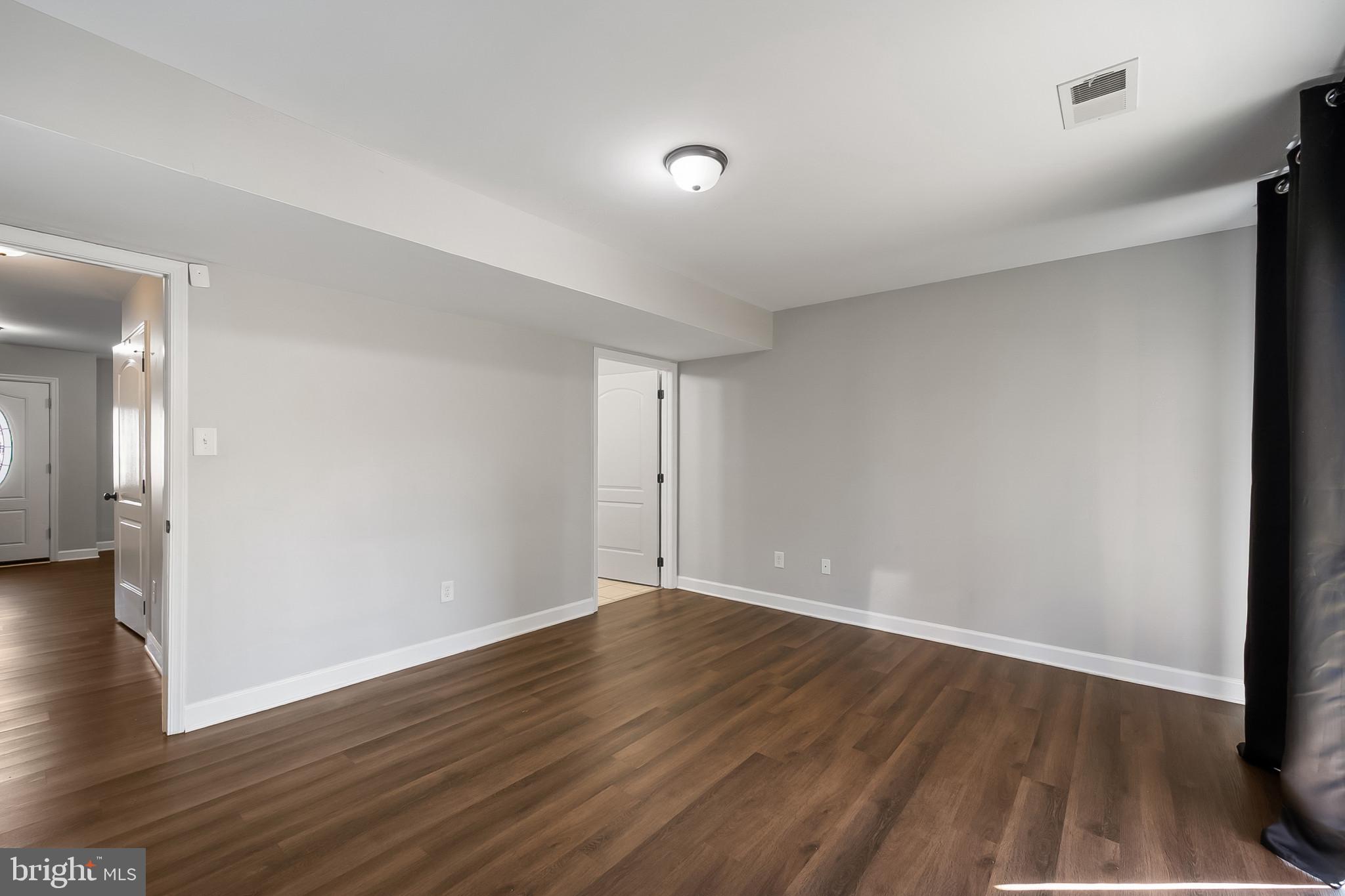 INWOOD VILLAGE - Residential