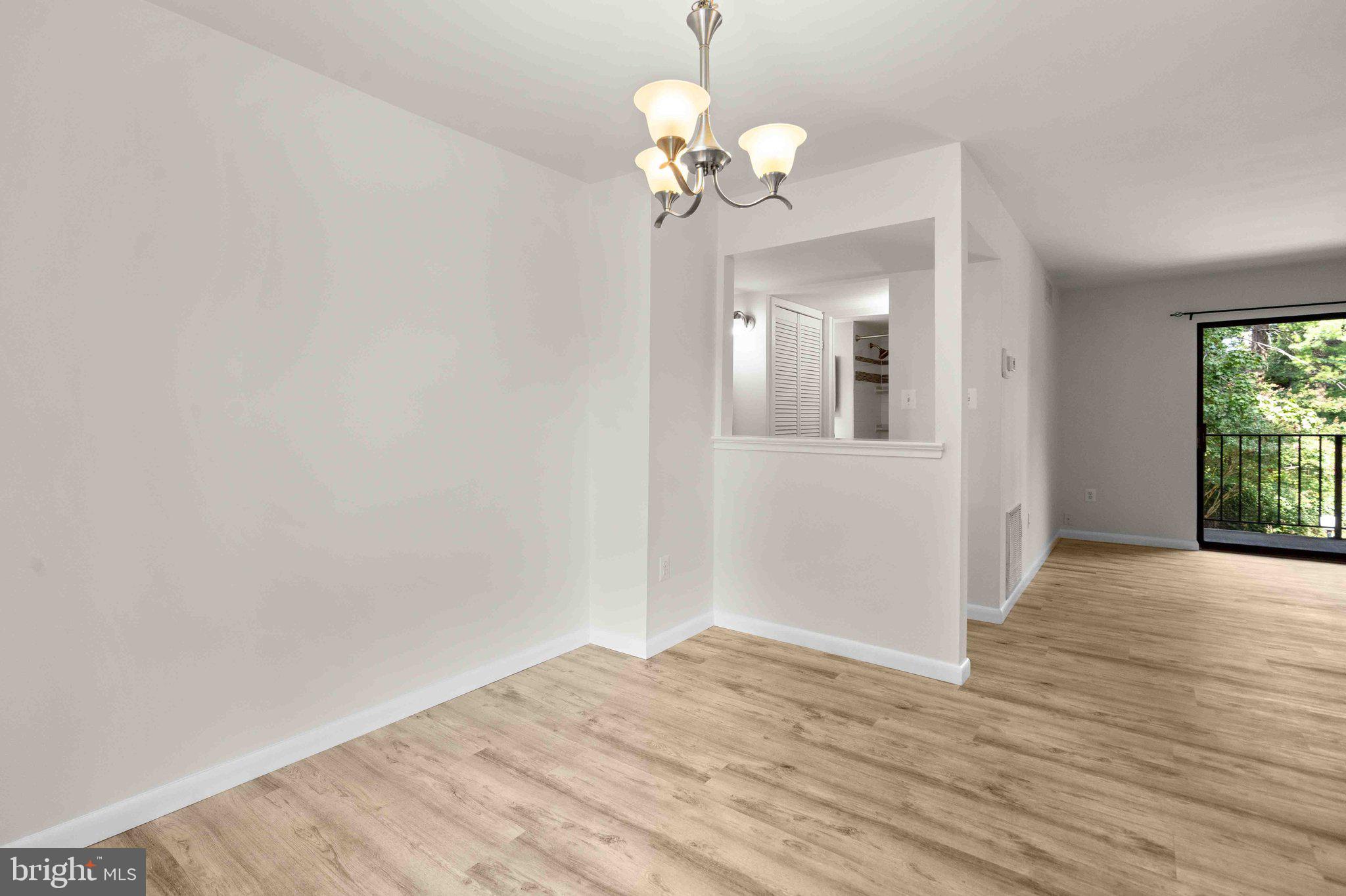 CAMELBACK VILLAGE - Residential