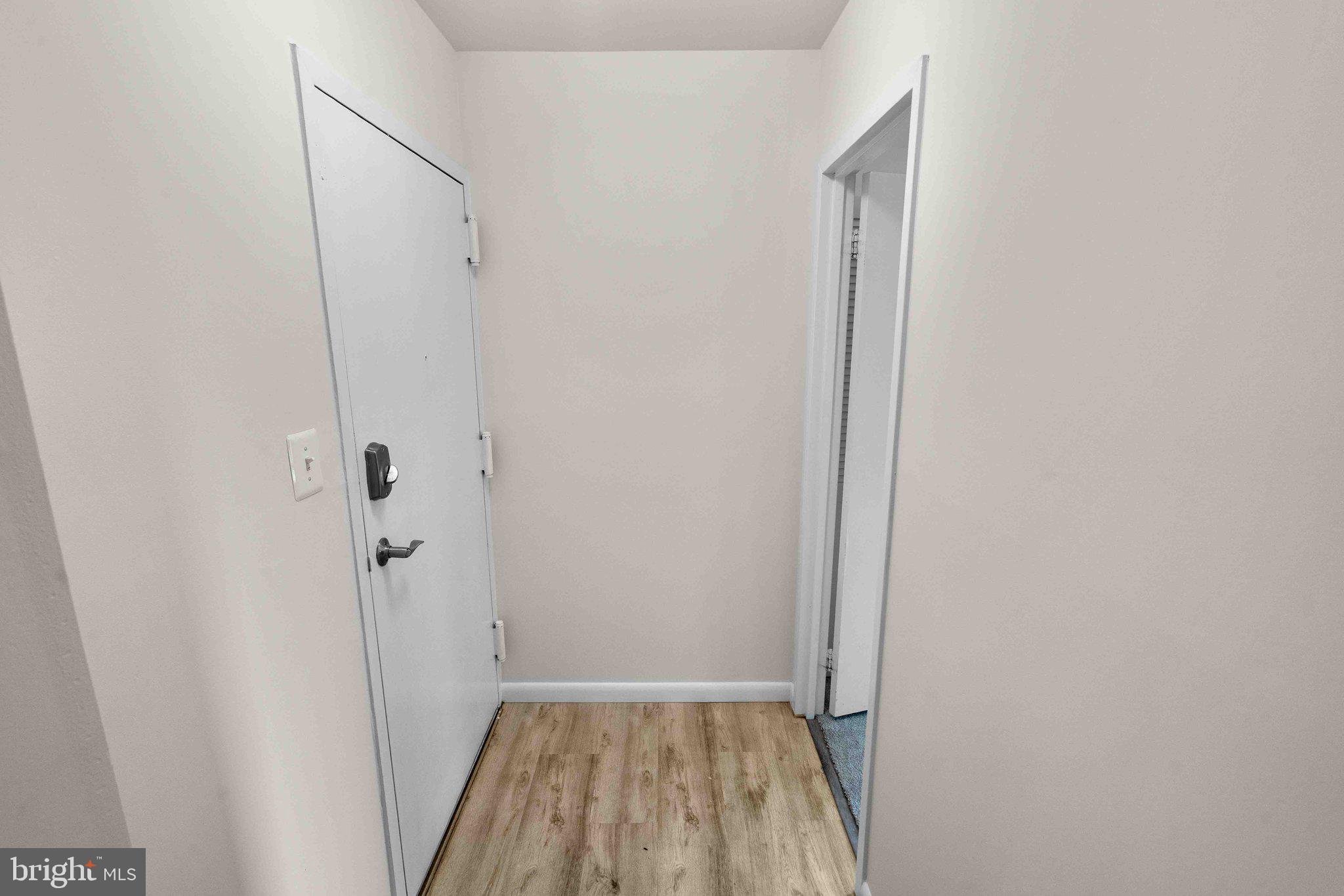 CAMELBACK VILLAGE - Residential