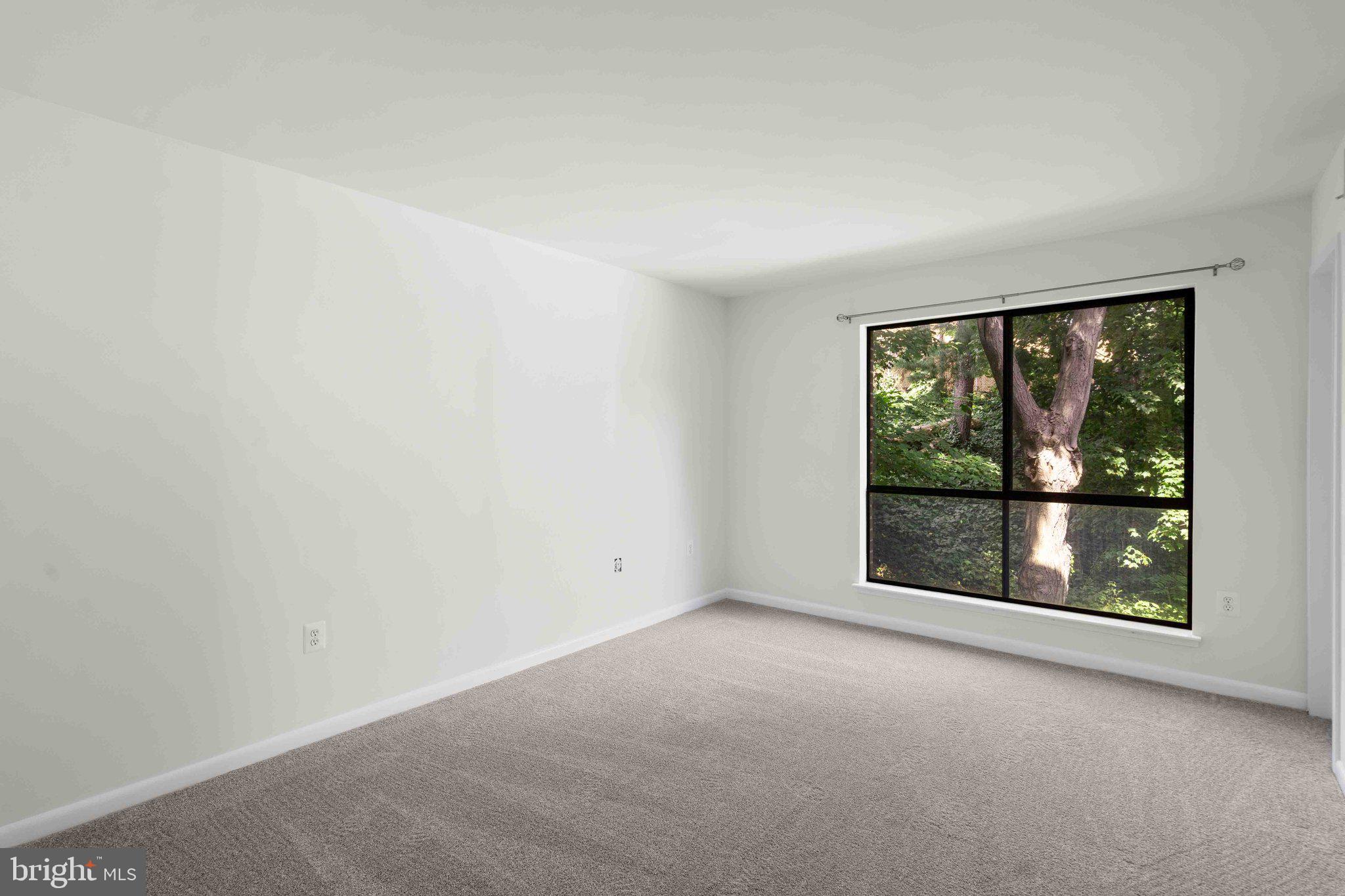 CAMELBACK VILLAGE - Residential