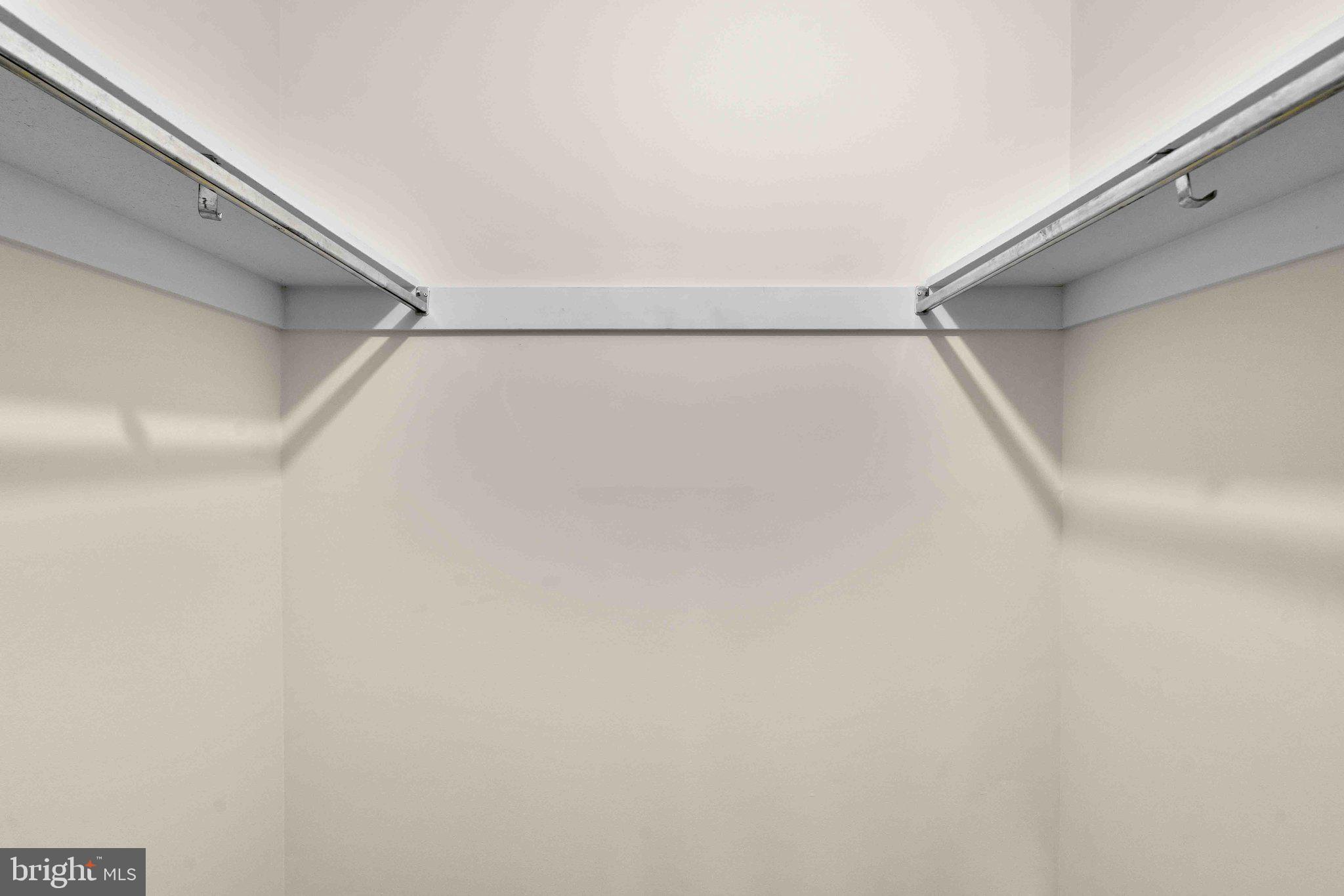 CAMELBACK VILLAGE - Residential