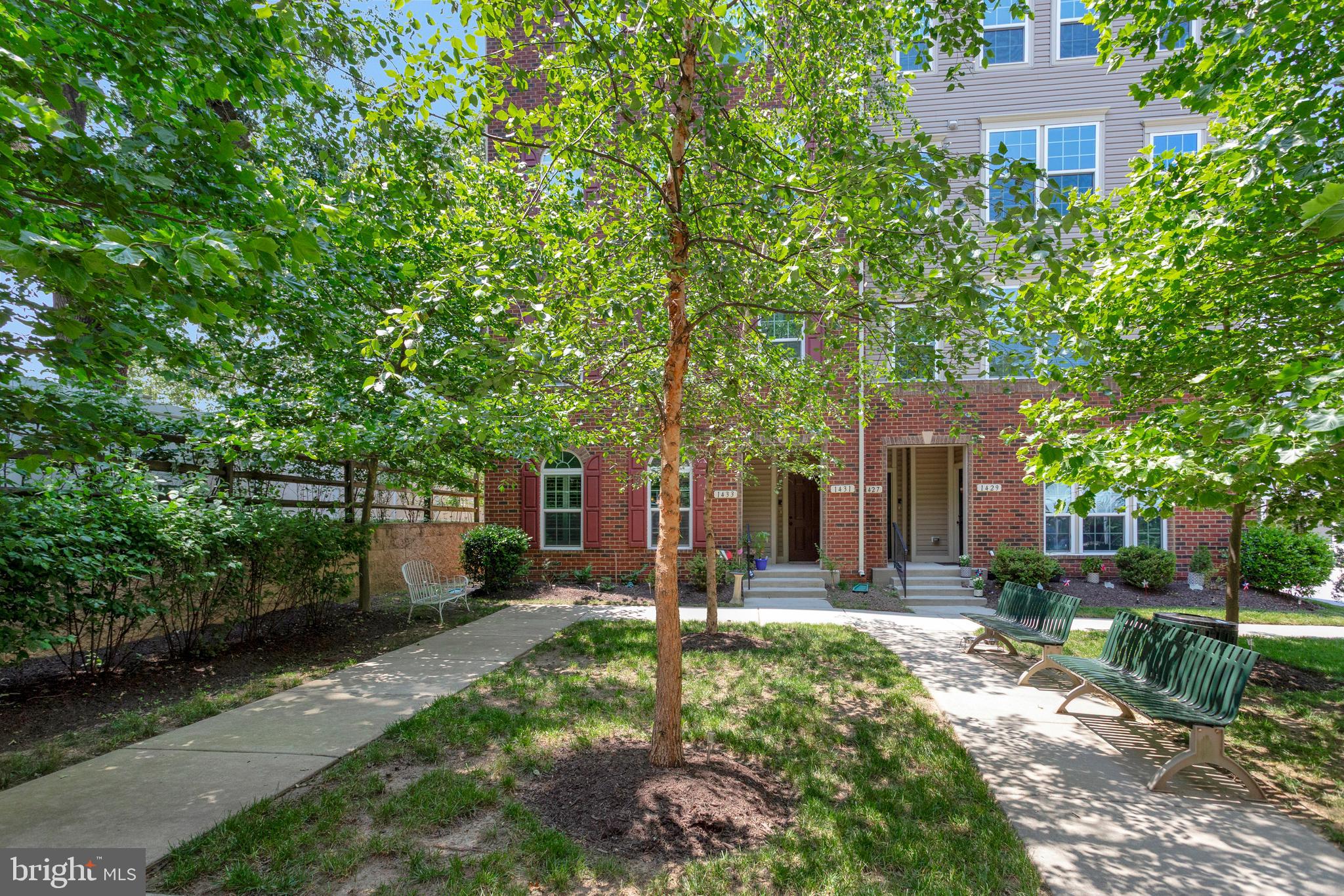 1433 CHANERY COURT