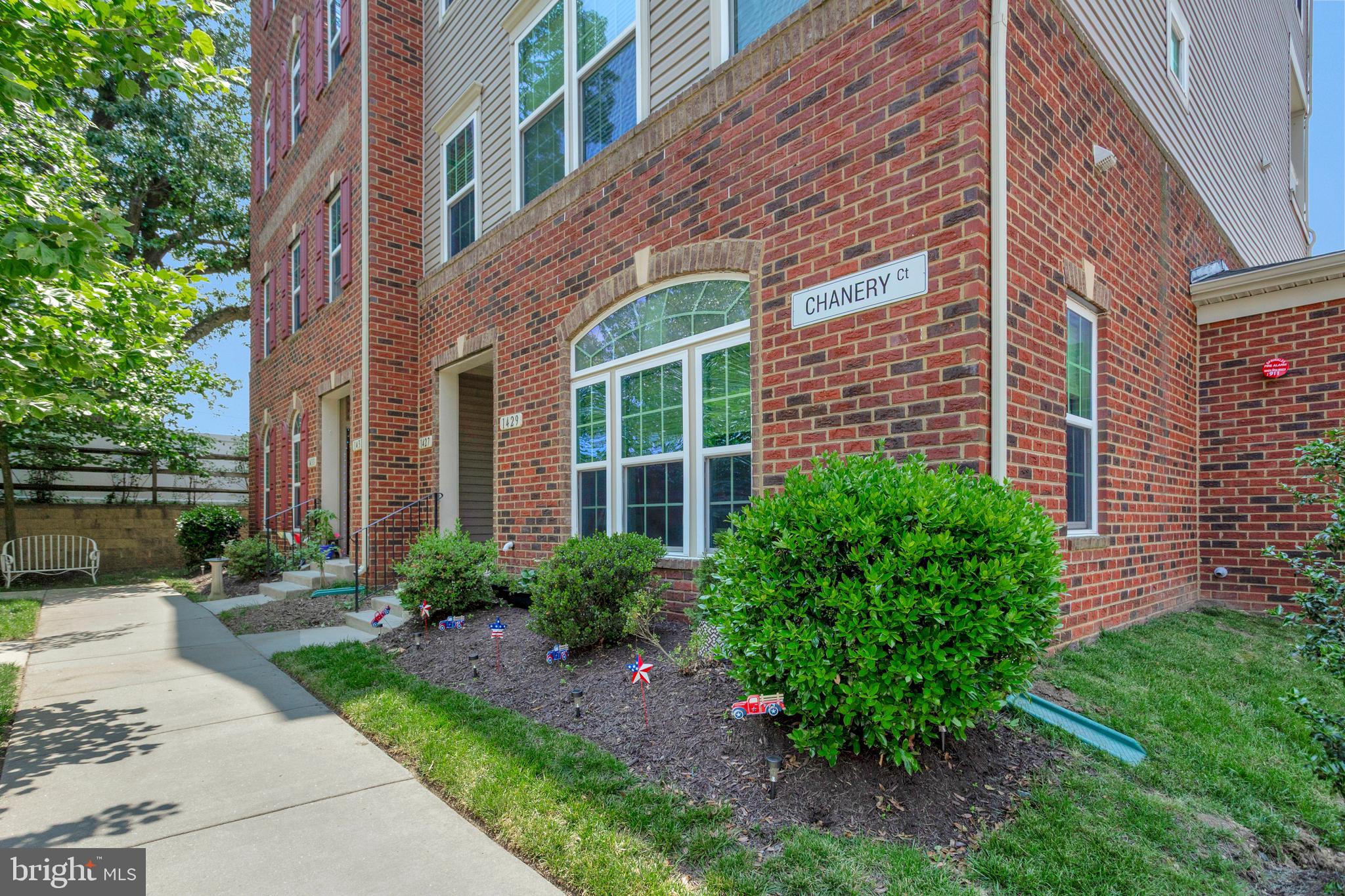 1433 CHANERY COURT
