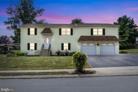 2461 HEATHER ROAD YORK PA 17408