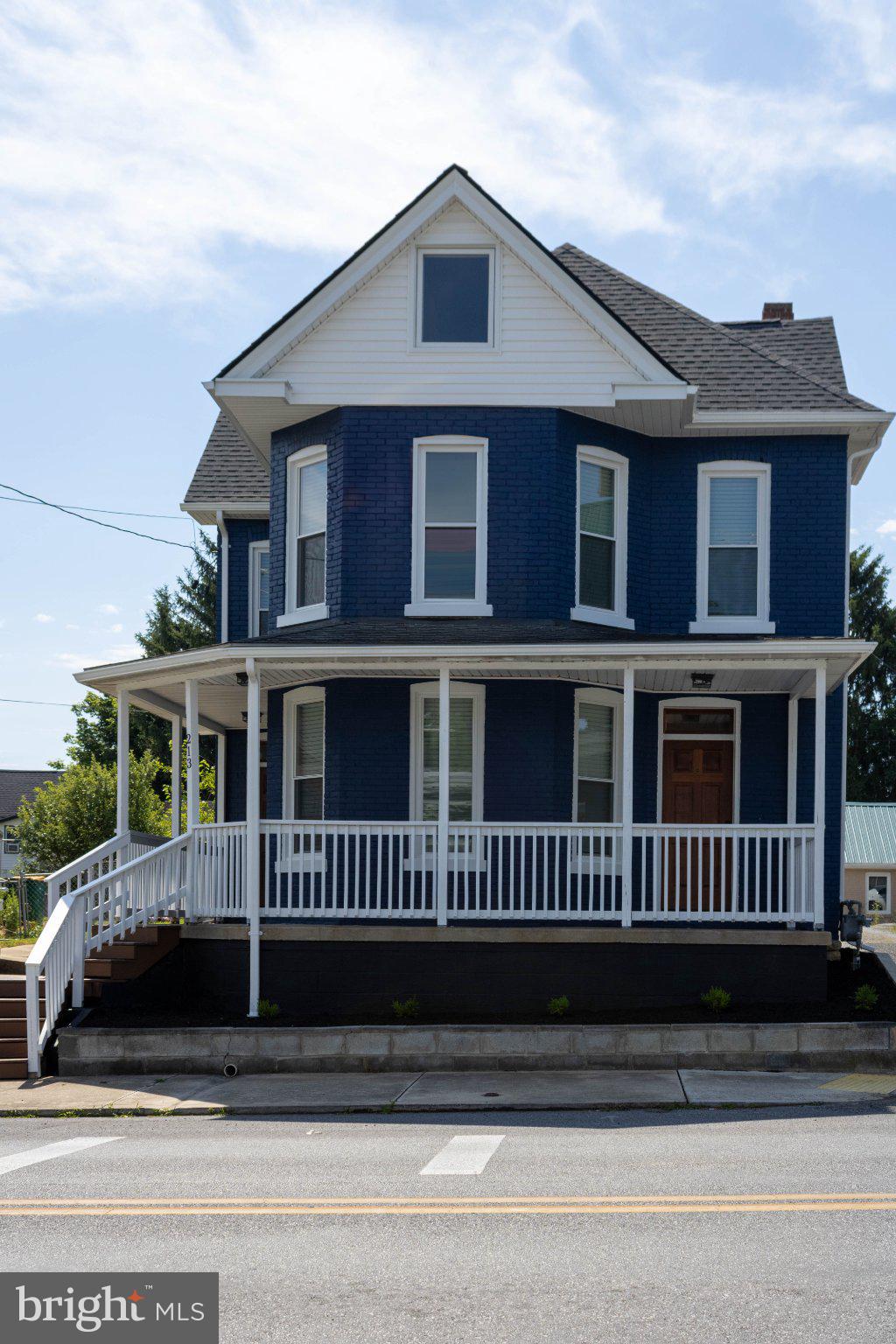 213 FAIRVIEW AVENUE