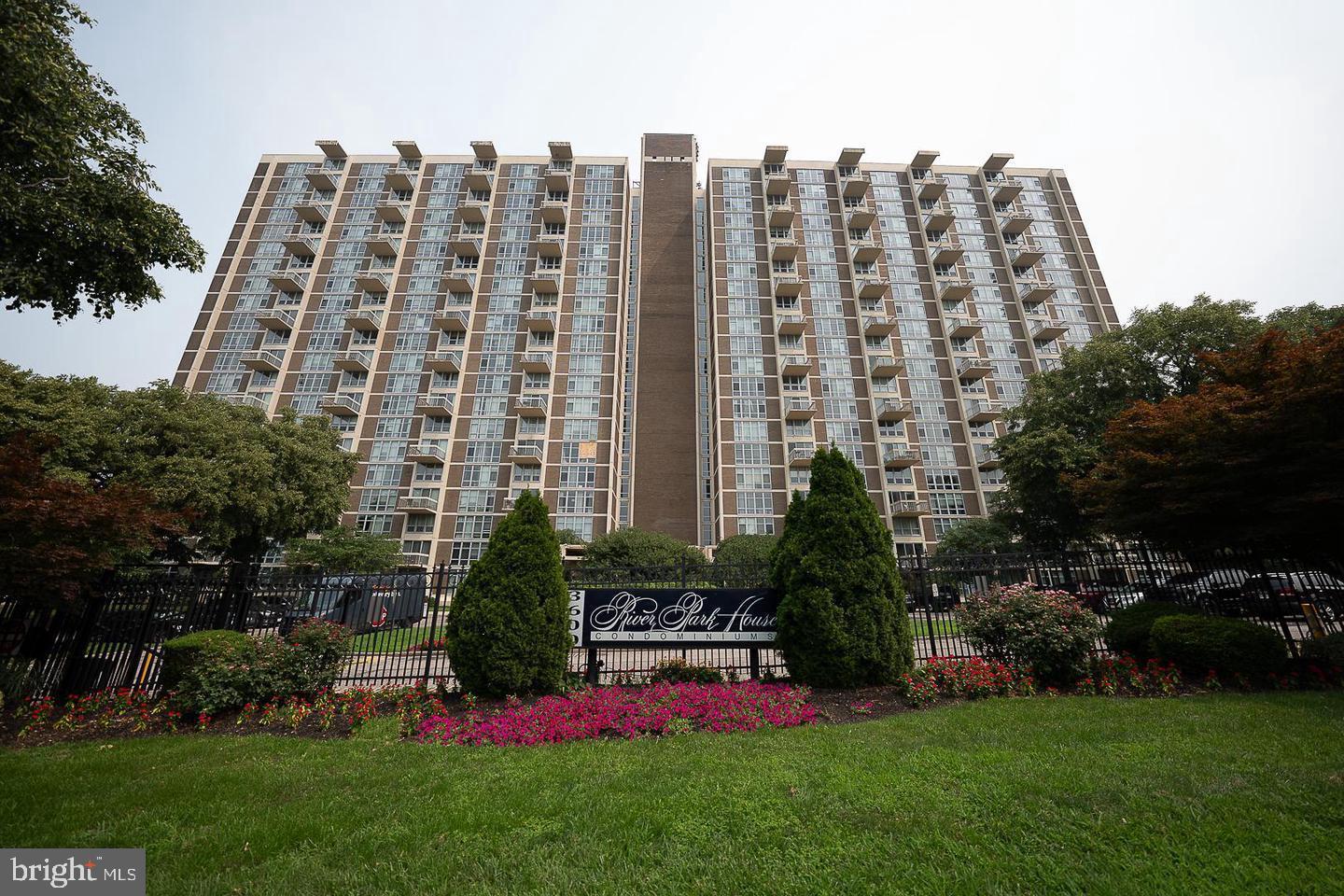 3600 CONSHOHOCKEN AVENUE 00 512