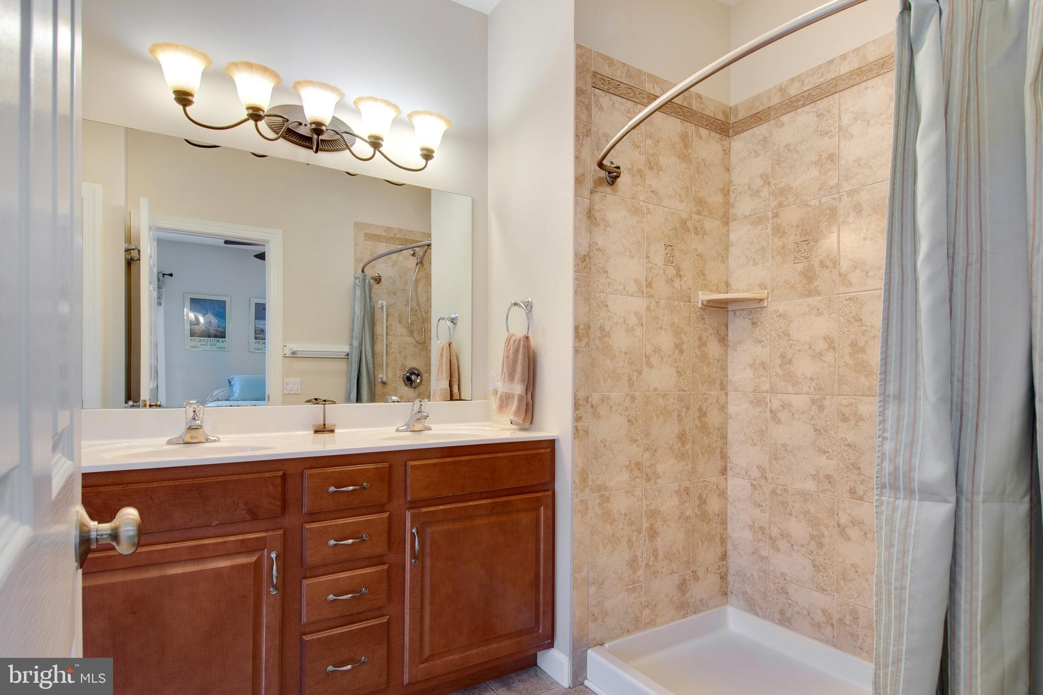 FOXLEY MANOR - Residential