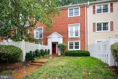 4657 28TH ROAD C S C ARLINGTON VA 22206