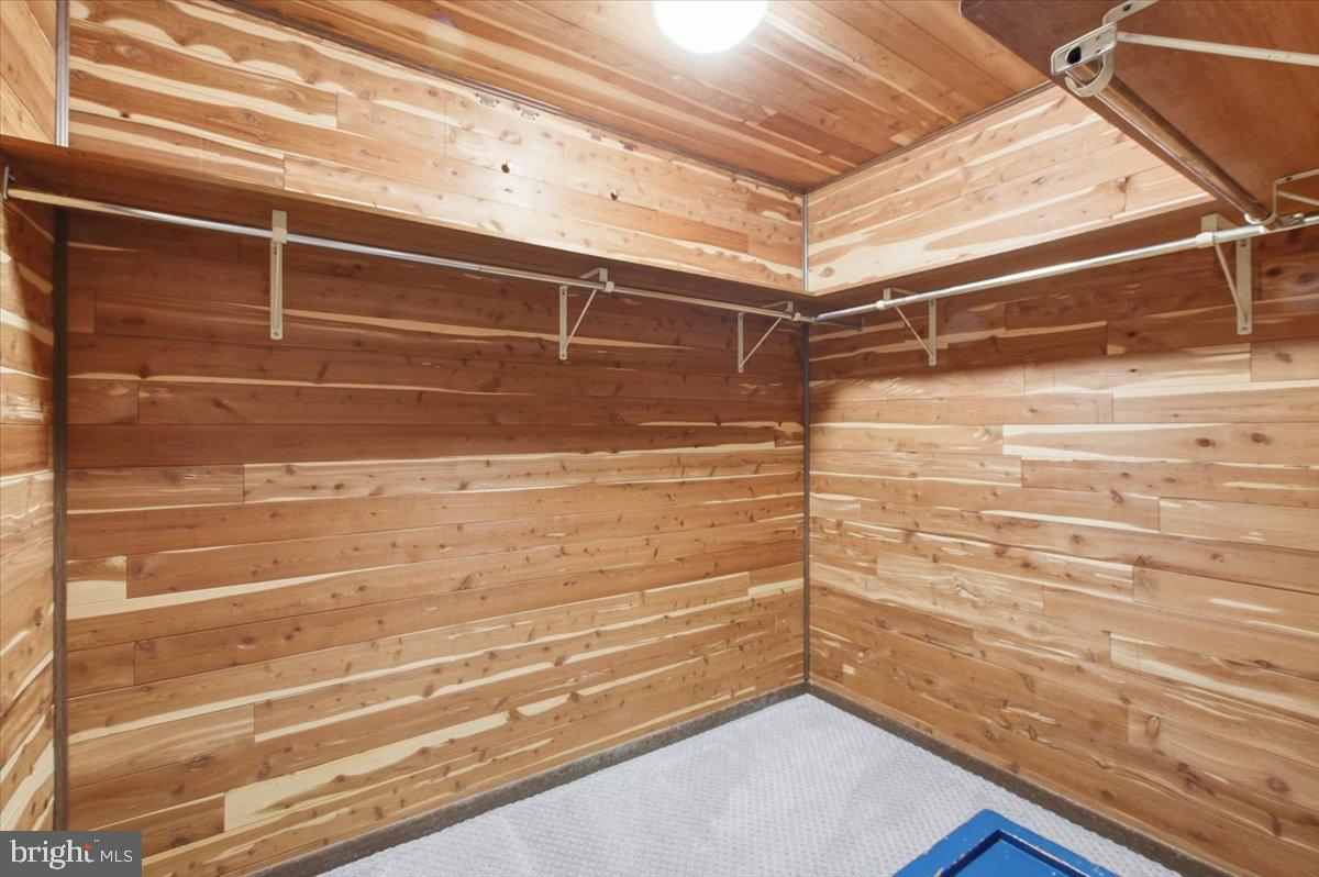 ORANGE HUNT ESTATES WEST - Residential