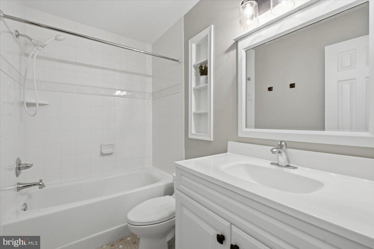 ORANGE HUNT ESTATES WEST - Residential