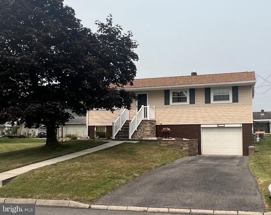 PRICE REDUCTION!!!
Ready for a new address? What are you waiting on? Come and take a look at this 4 bedroom rancher in Mapleside! Featuring hardwood floors, oak kitchen cabinets, finished basement, brand new roof ( April 2023),  new porch in 2021.  Finished basement with a bedroom and 1/2 bath. Nicely landscaped with minimal maintenance. Above ground pool is included. The pool has been closed for the season, but will be ready to go in the spring! Enjoy you morning coffee or evening cocktail on the back porch. This property shows pride of ownership and you won't be disappointed!