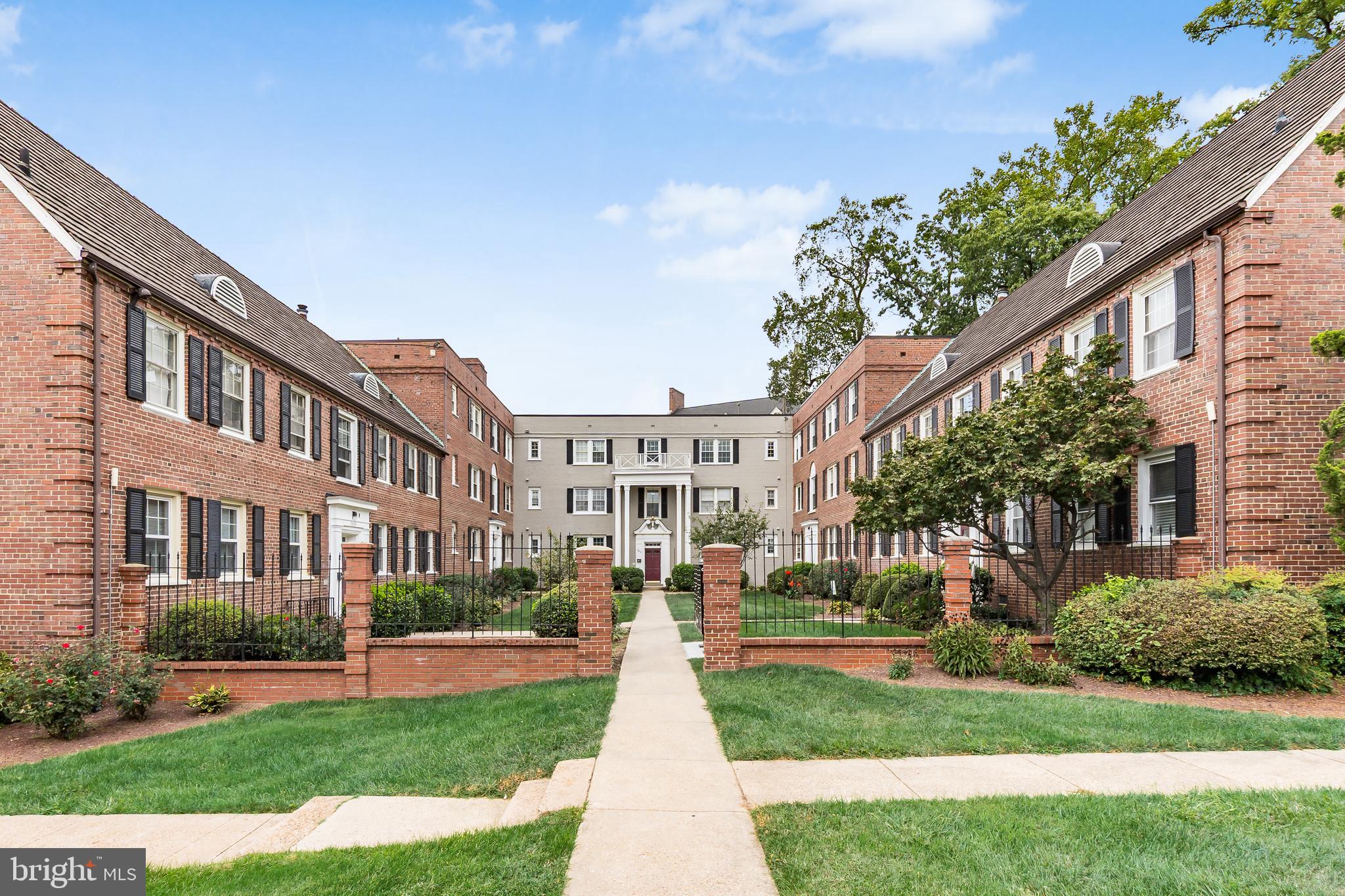 3814 V STREET SE 101