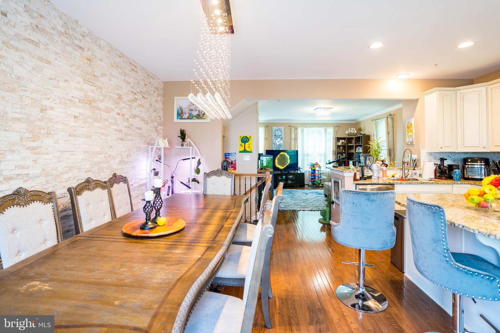 HOWARD SQUARE - Residential Lease