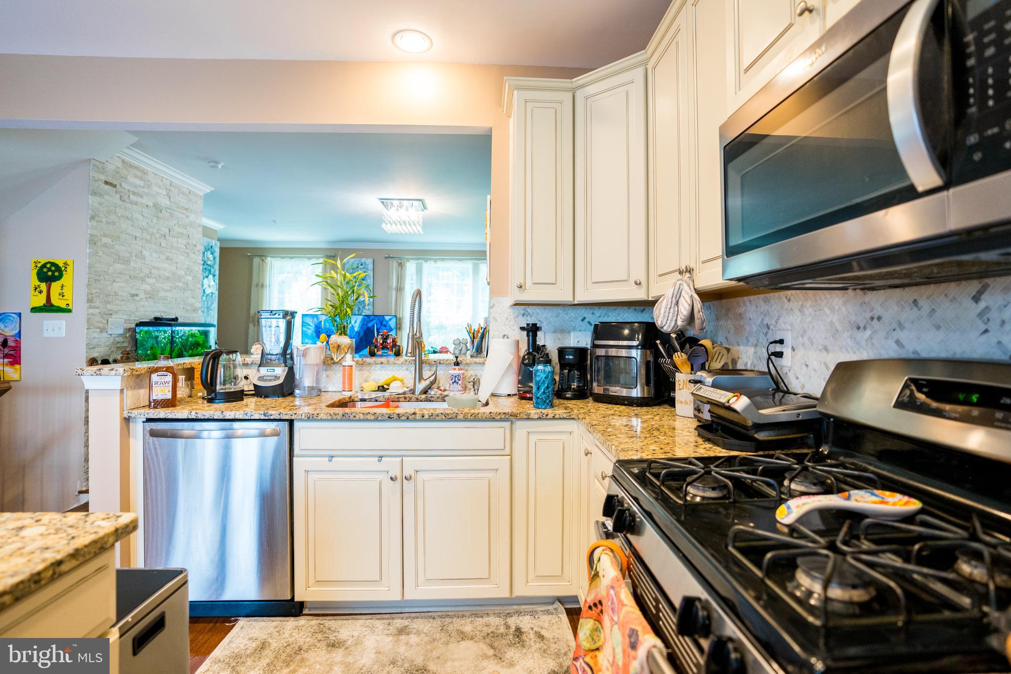 HOWARD SQUARE - Residential Lease