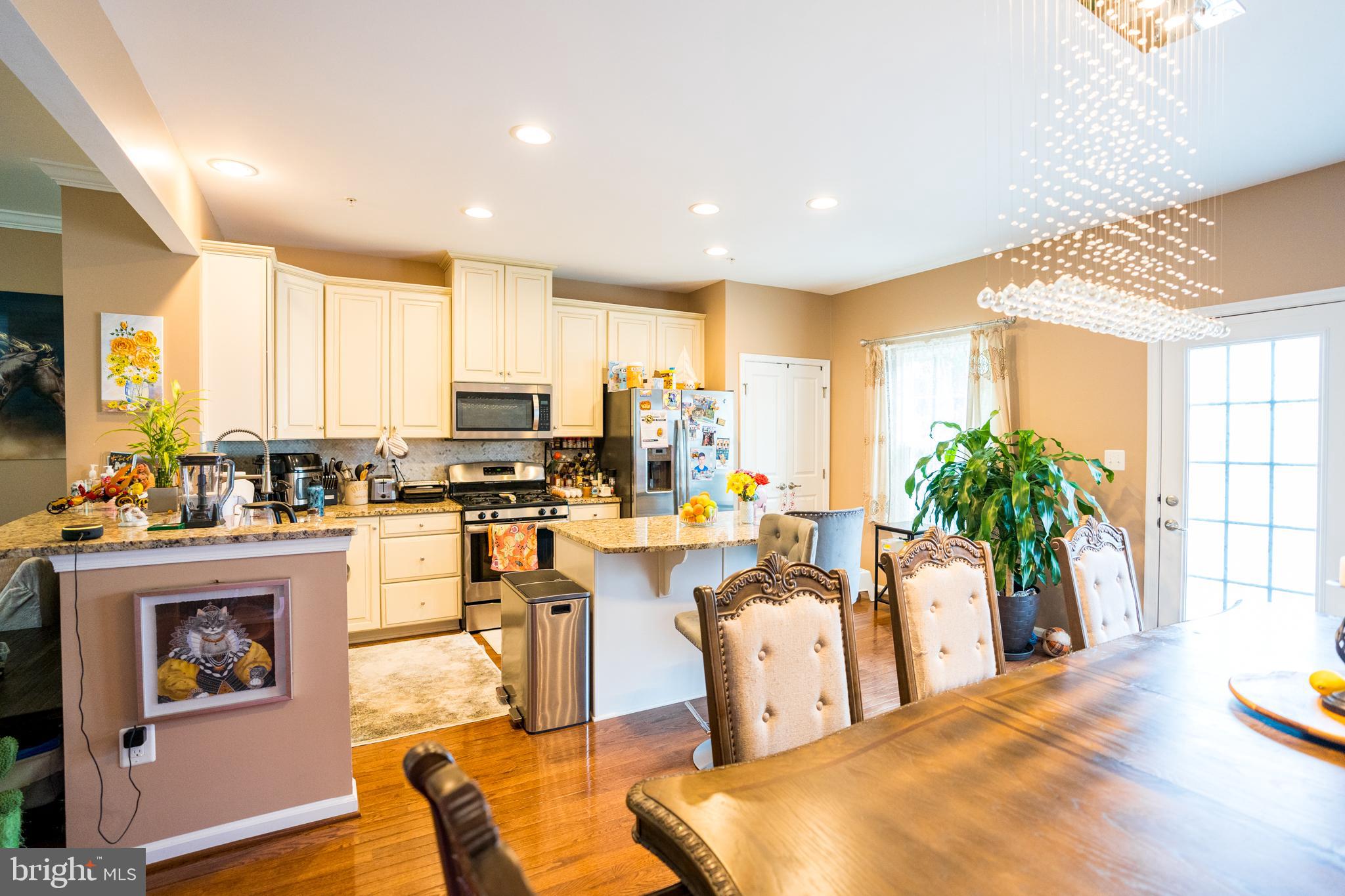 HOWARD SQUARE - Residential Lease