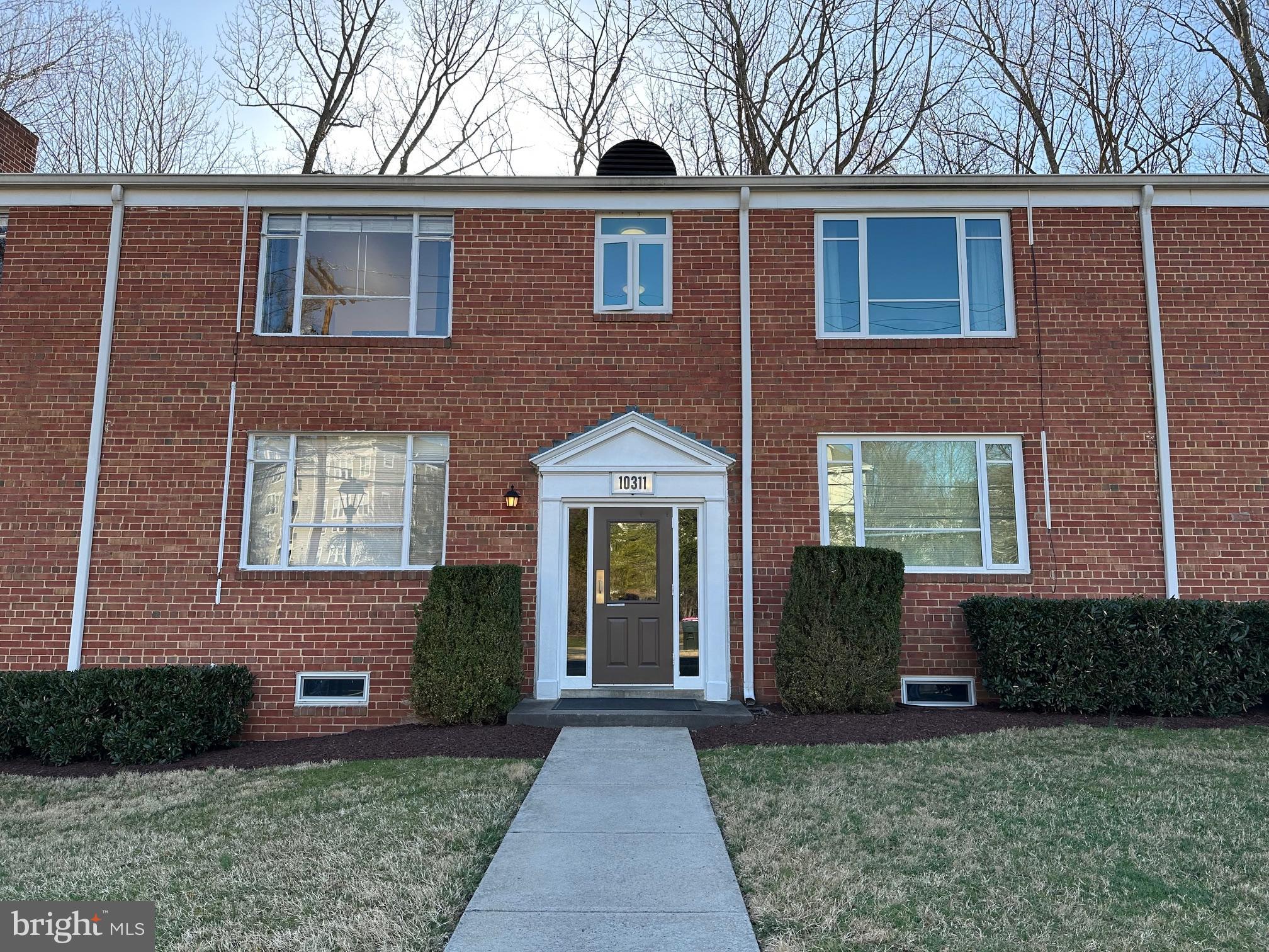 PARKSIDE CONDOMINIUMS - Residential Lease