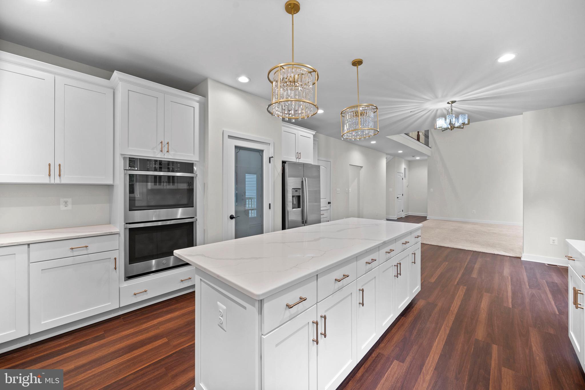 MOSS CREEK - Residential