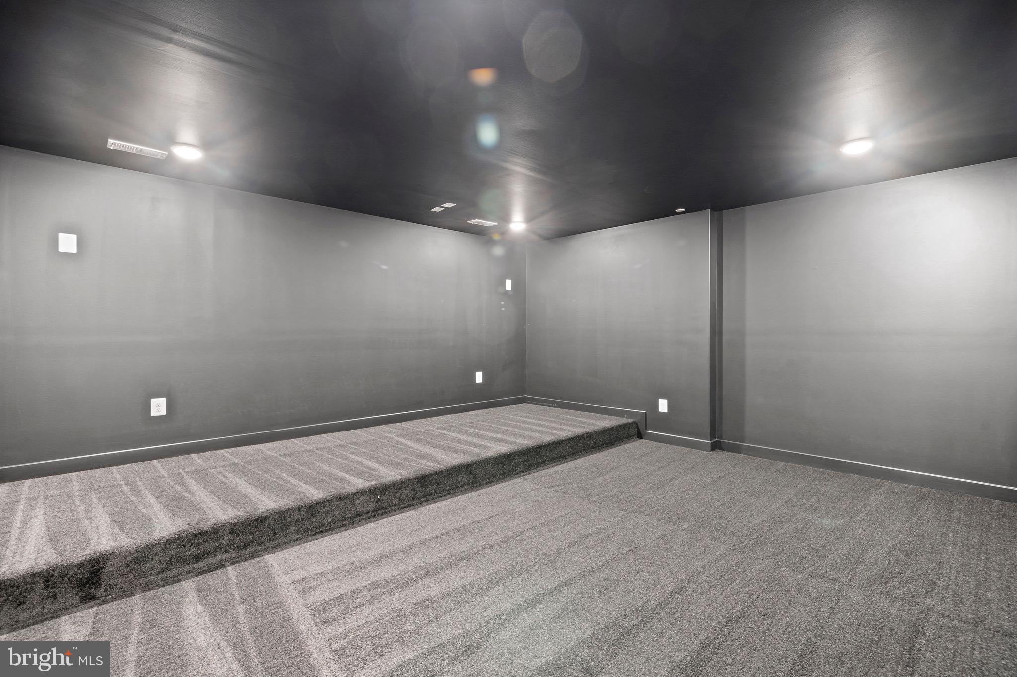 MOSS CREEK - Residential