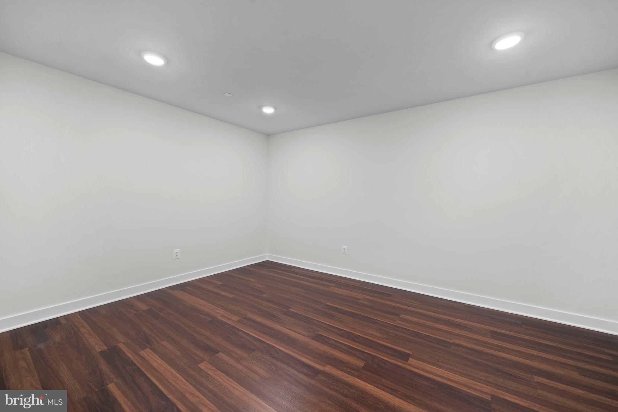 MOSS CREEK - Residential