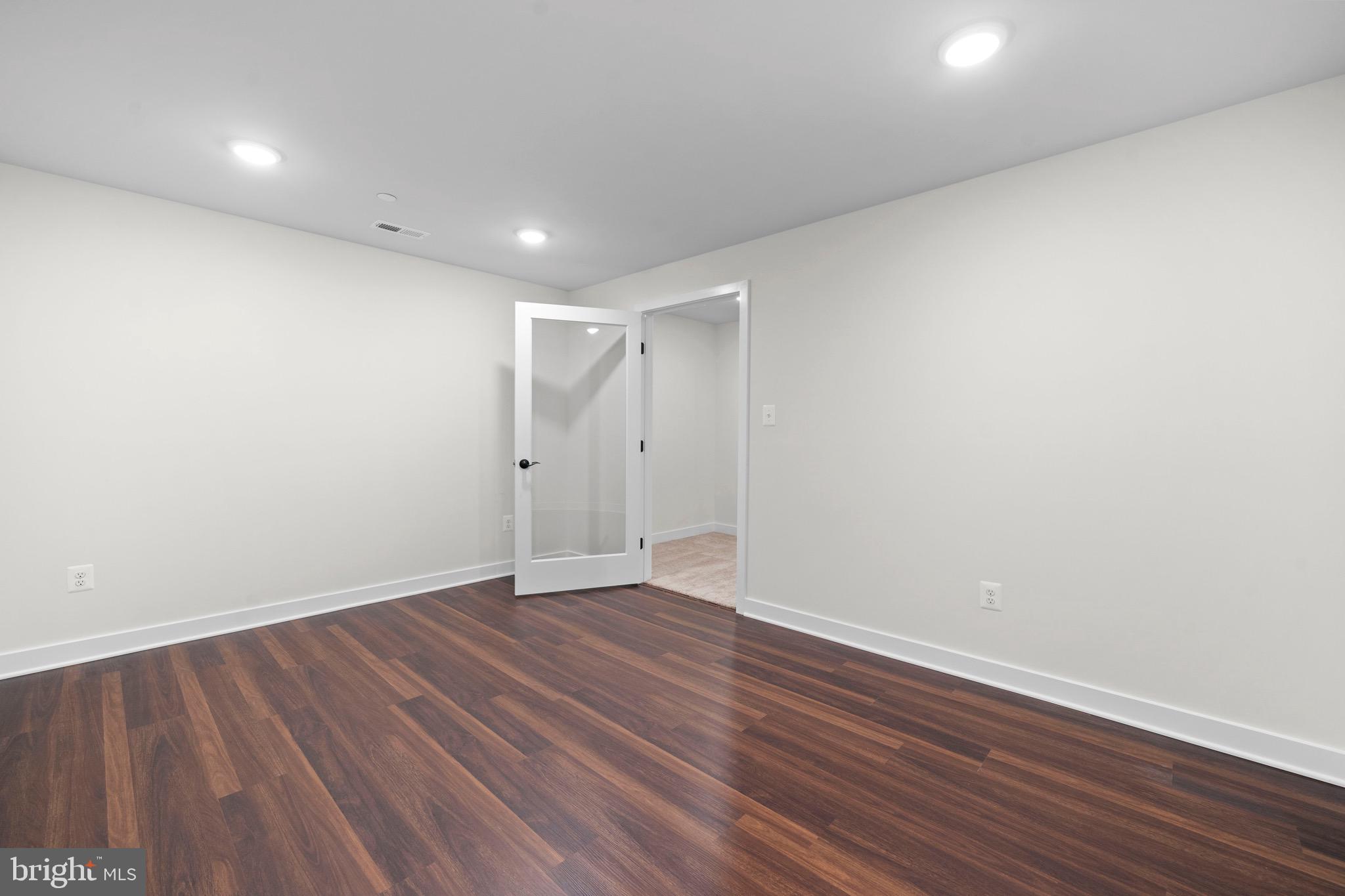 MOSS CREEK - Residential